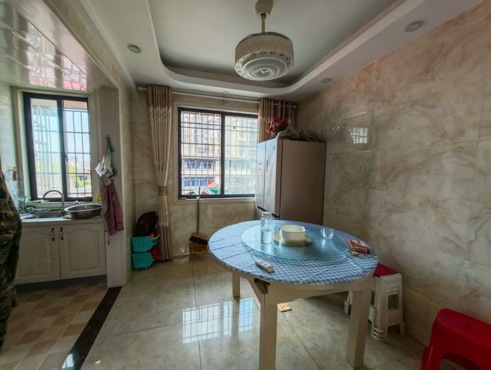 滨江花园 3室2厅2卫 49.8万 滨江花园 3室2厅2卫 49.8万室内图