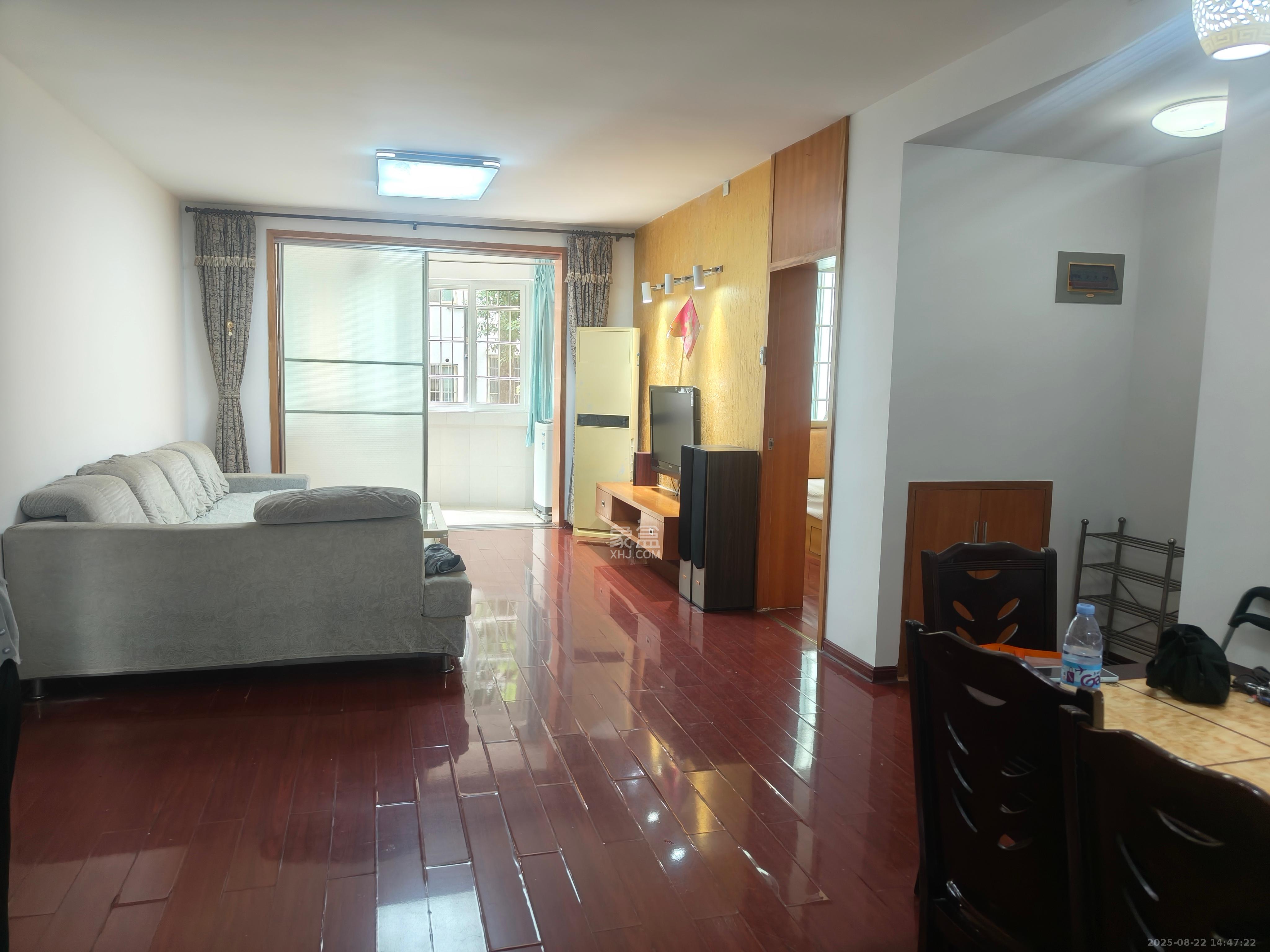 德润园  3室2厅1卫    2400.0元/月 德润园  3室2厅1卫    2400.0元/月