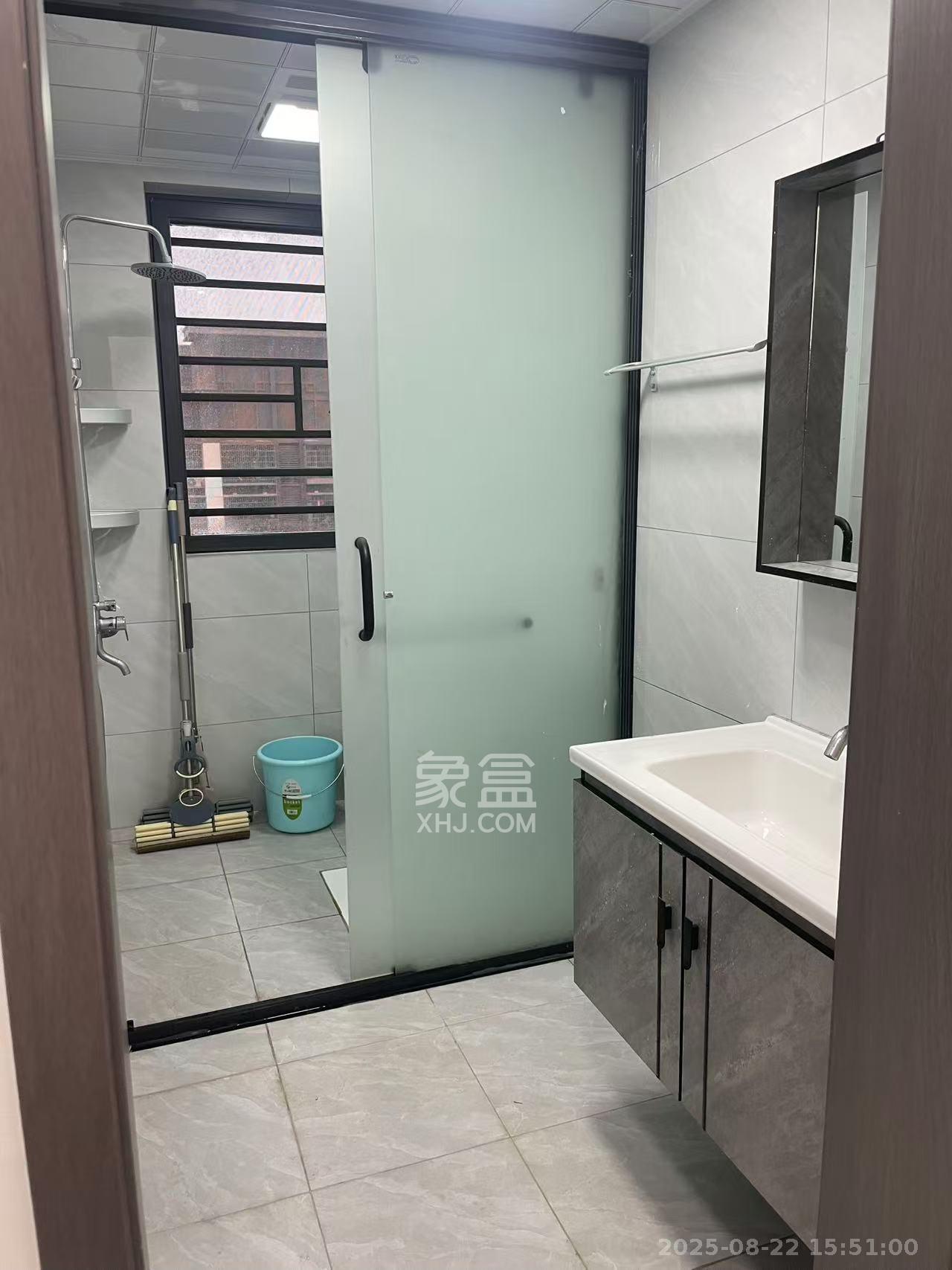 桥头家苑一期 3室1厅2卫 2000.0元/月 桥头家苑一期 3室1厅2卫 2000.0元/月室内图