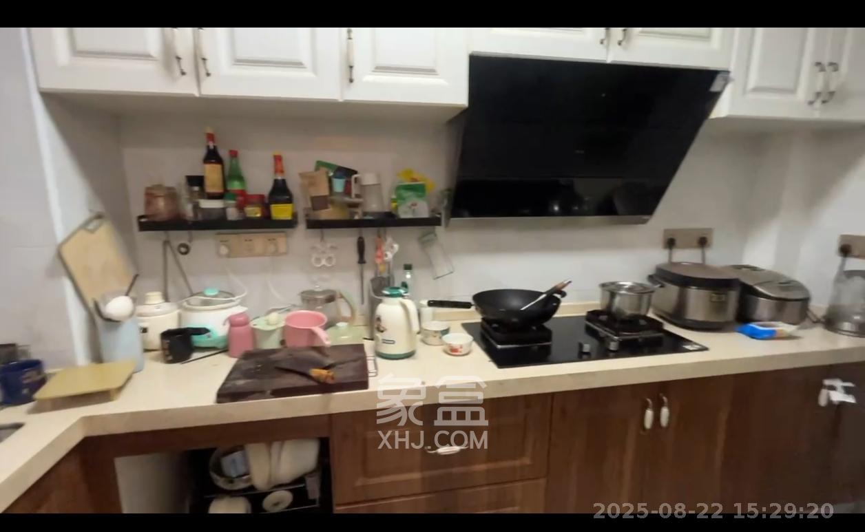 富春山 4室2厅2卫 2800.0元/月 富春山 4室2厅2卫 2800.0元/月室内图