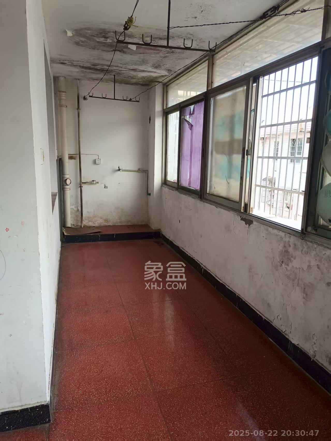 高桥日化城 3室2厅1卫 1500.0元/月 高桥日化城 3室2厅1卫 1500.0元/月室内图