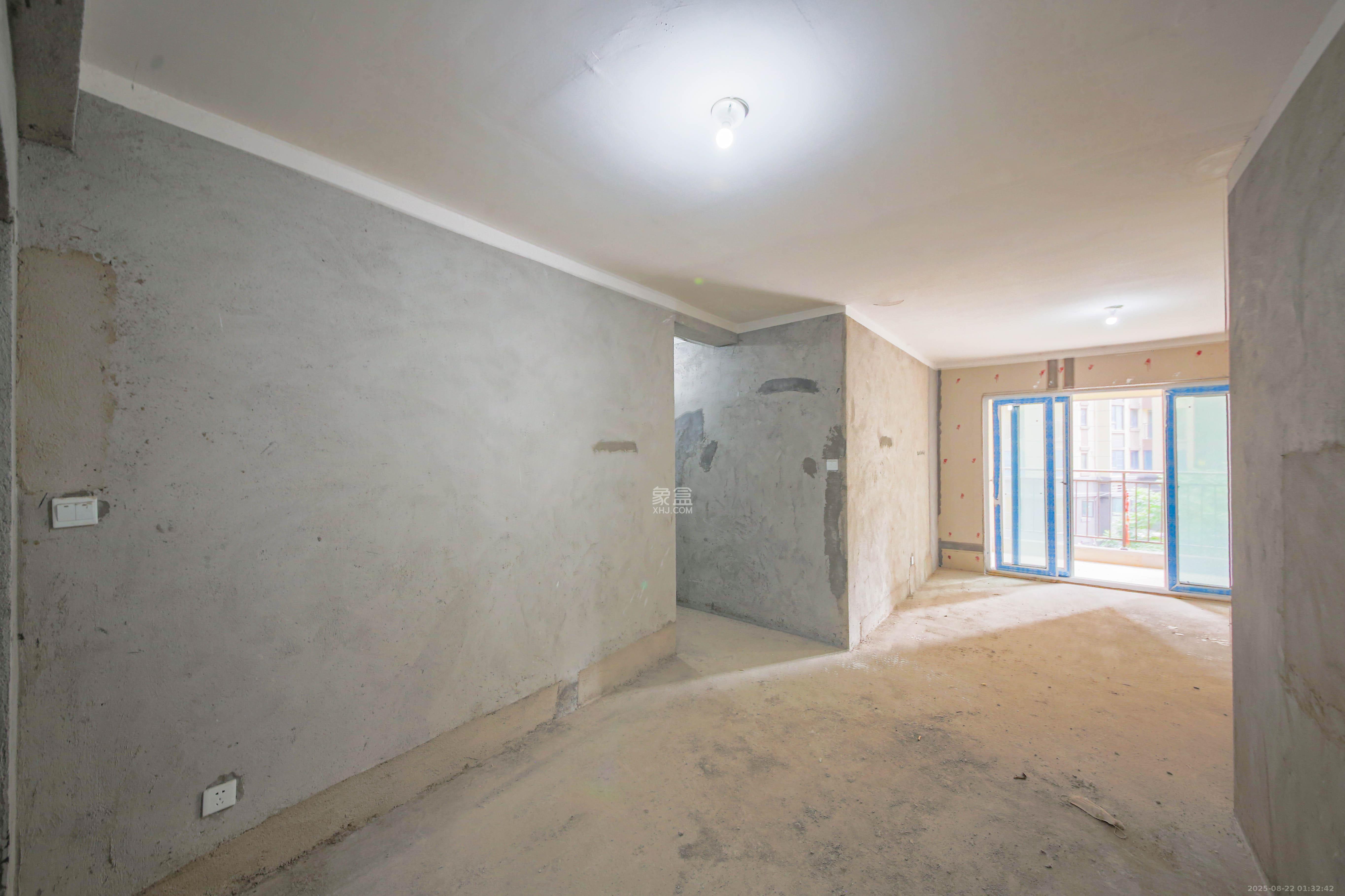 克拉美丽山庄(晟领国际)  3室2厅2卫    95.0万 克拉美丽山庄(晟领国际)  3室2厅2卫    95.0万客厅