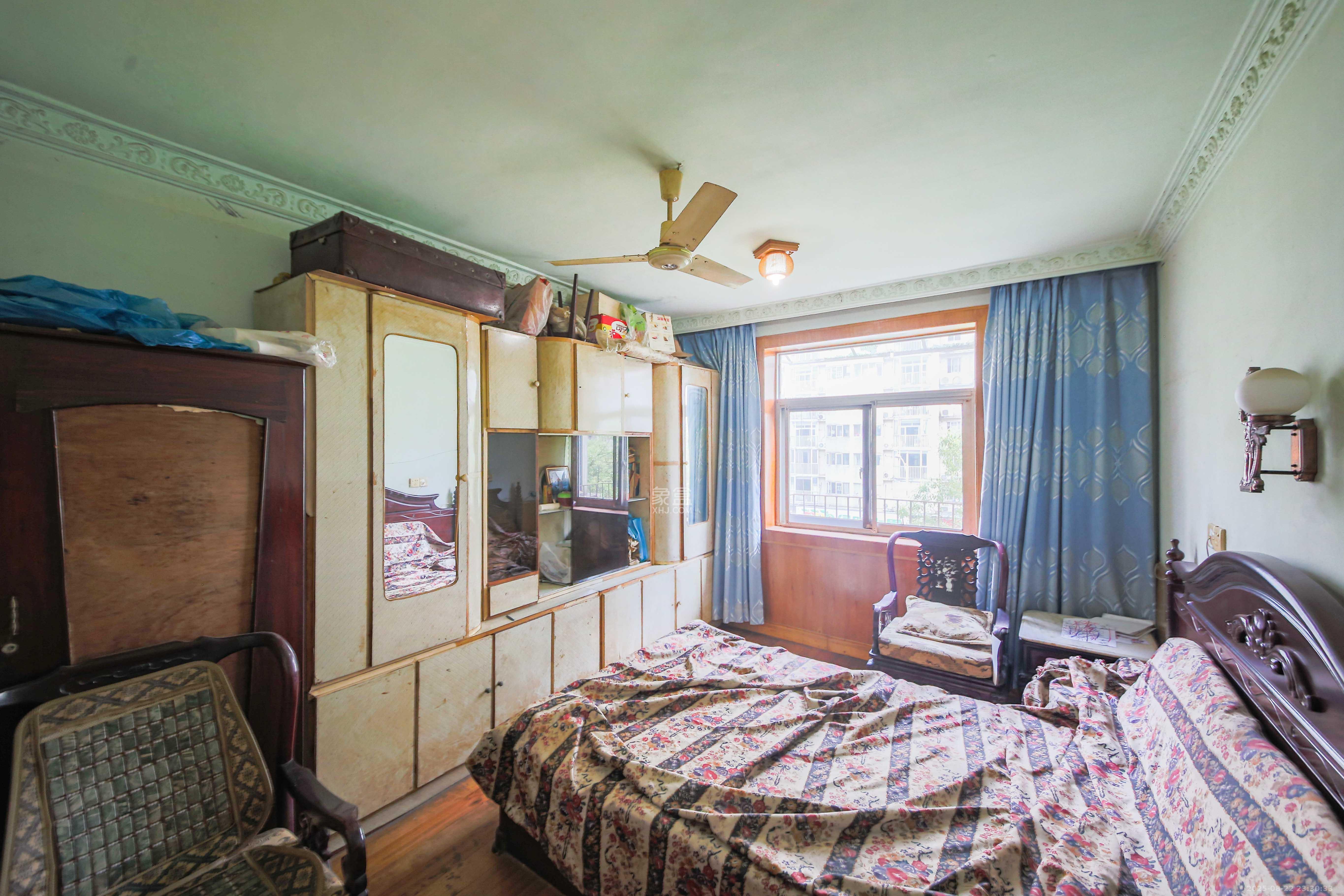 友谊路电视机厂宿舍  2室2厅1卫    40.0万 友谊路电视机厂宿舍  2室2厅1卫    40.0万卧室