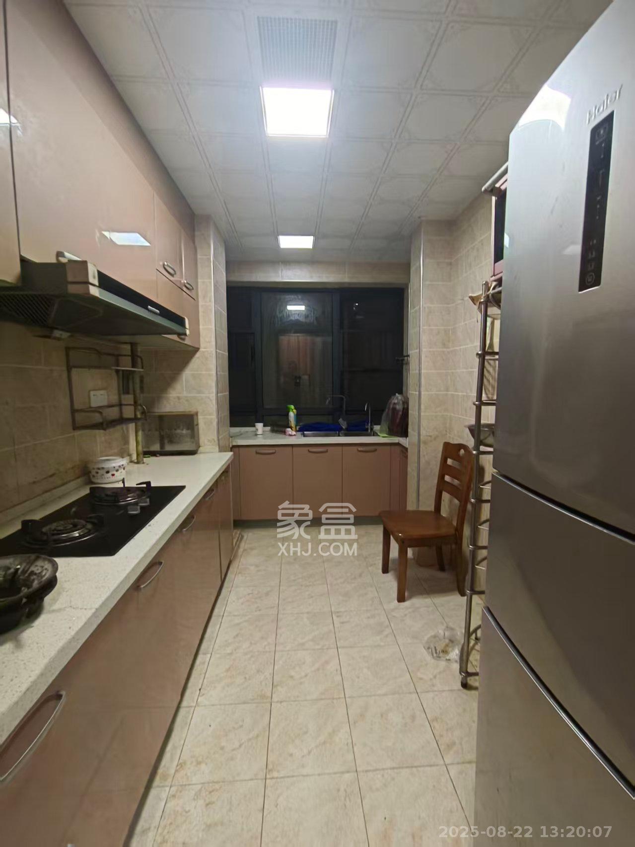 兰亭湾畔 3室2厅1卫 2800.0元/月 兰亭湾畔 3室2厅1卫 2800.0元/月室内图