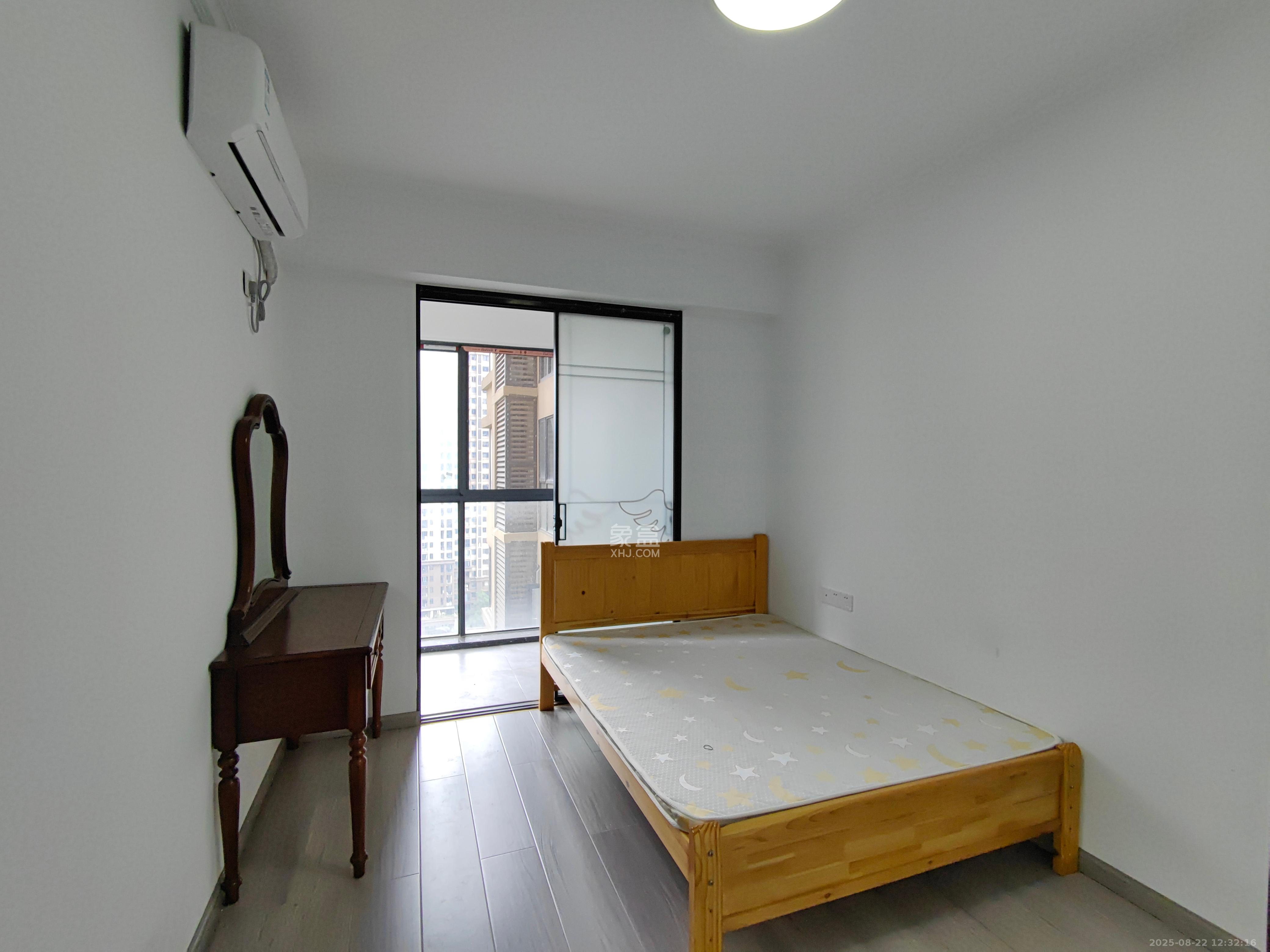 中建梅溪湖中心  4室2厅2卫   3900.00元/月室内图