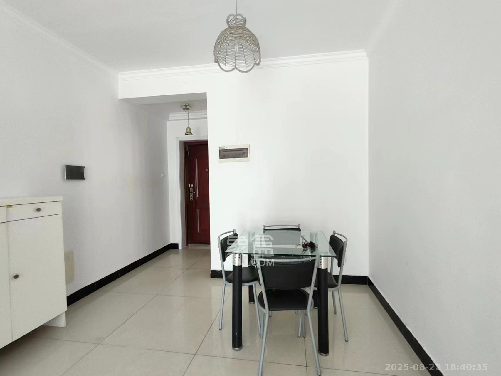 恒广国际景园一二区 2室2厅1卫 1700.0元/月 恒广国际景园一二区 2室2厅1卫 1700.0元/月室内图