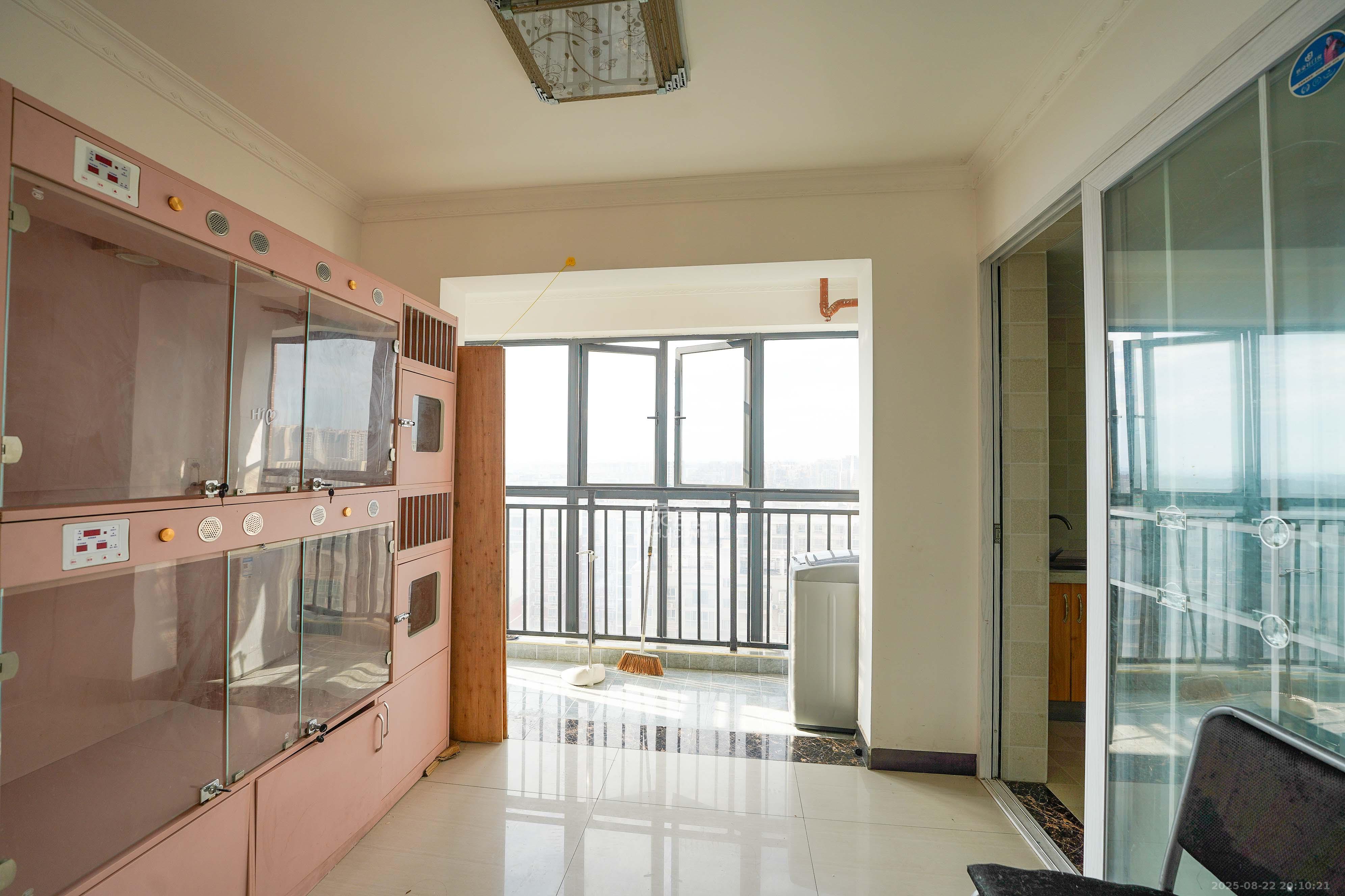 海伦堡爱ME城市 3室2厅2卫 85.8万 海伦堡爱ME城市 3室2厅2卫 85.8万客厅