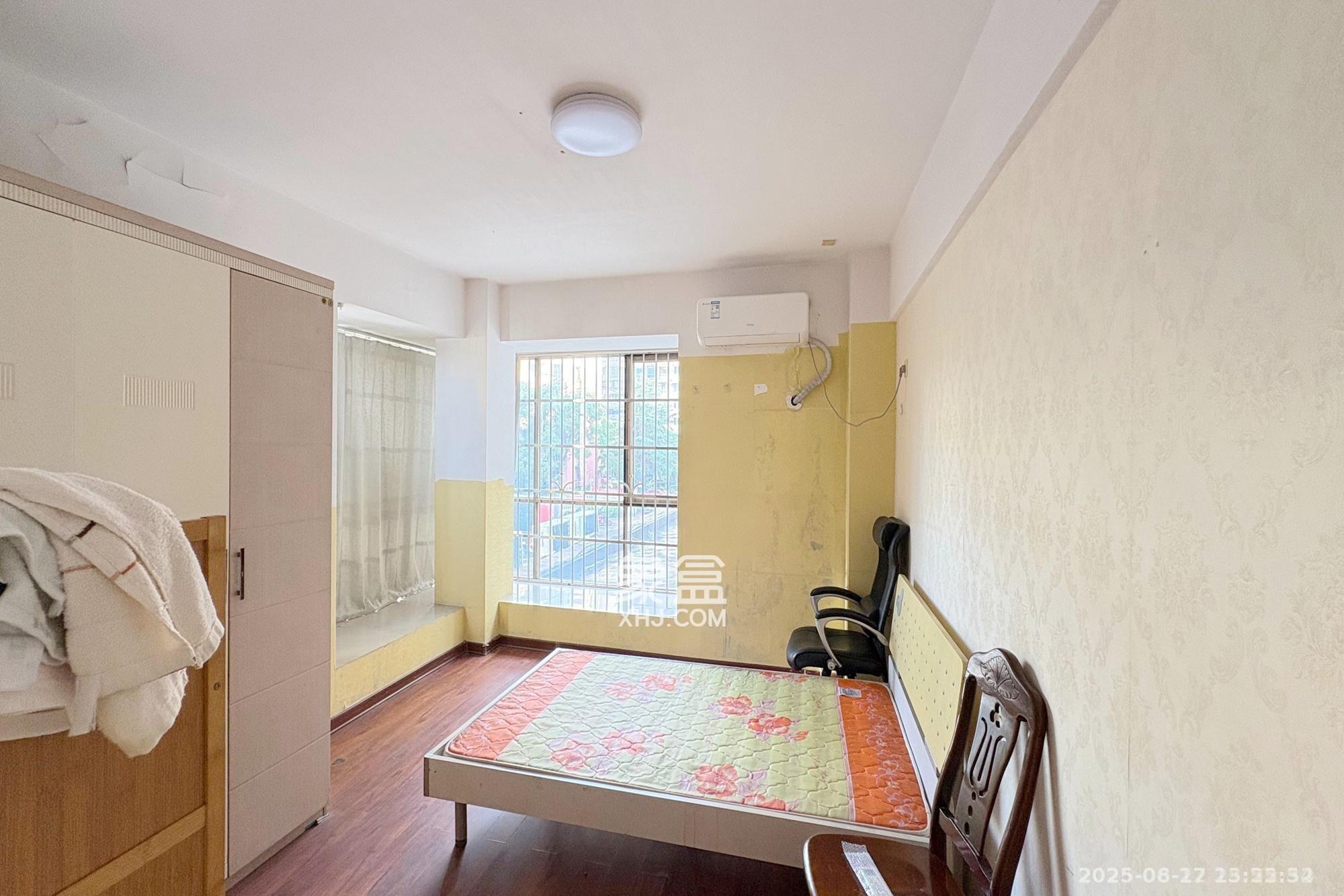 佳天雅苑 3室2厅2卫 2000.0元/月 佳天雅苑 3室2厅2卫 2000.0元/月室内图