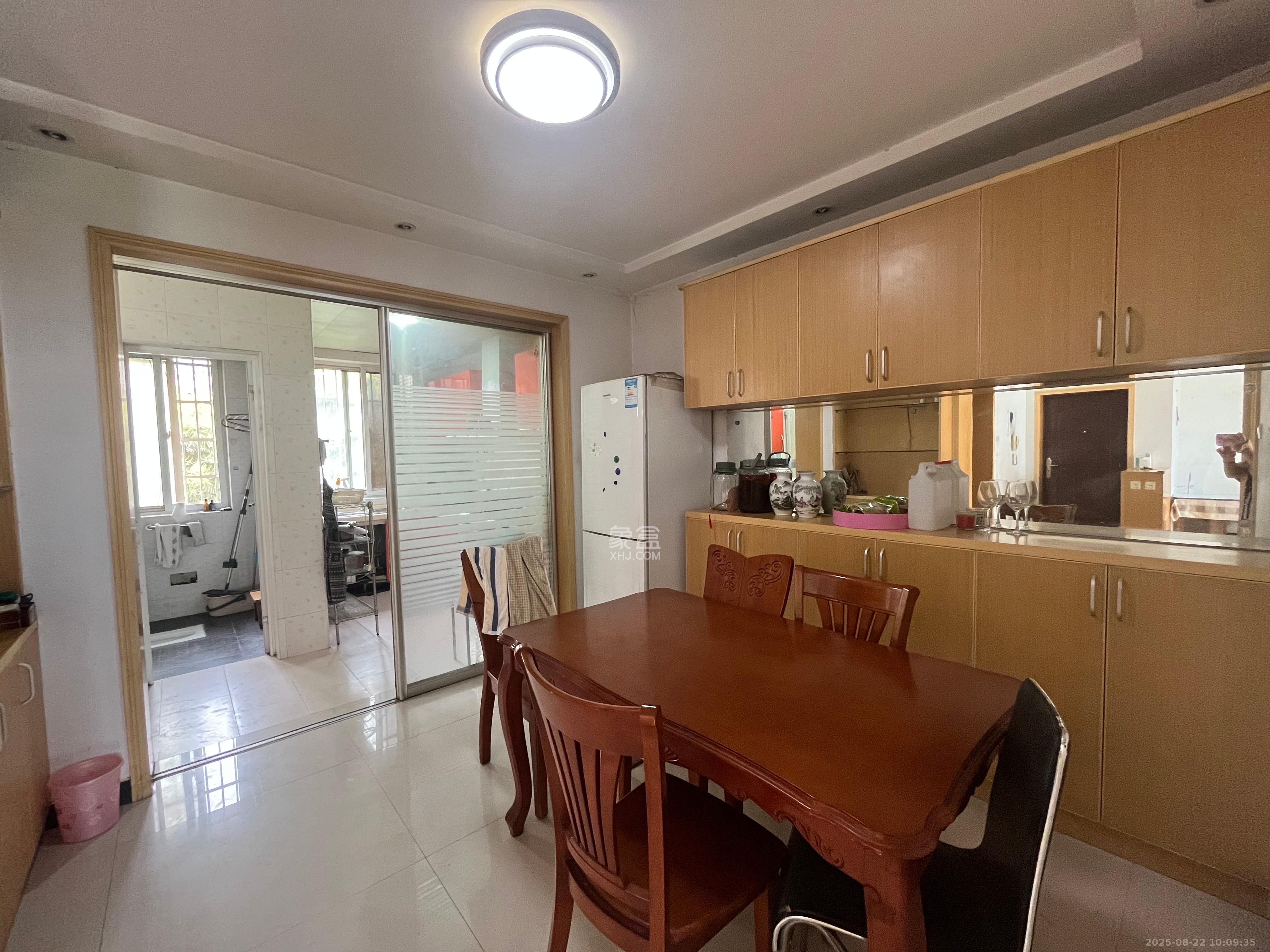 华银南苑 2室2厅1卫 1800.0元/月 华银南苑 2室2厅1卫 1800.0元/月室内图