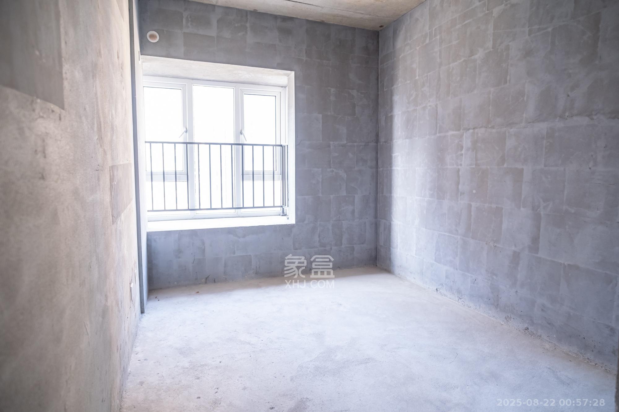 荣盛花语城  4室2厅2卫    79.0万 荣盛花语城  4室2厅2卫    79.0万卧室