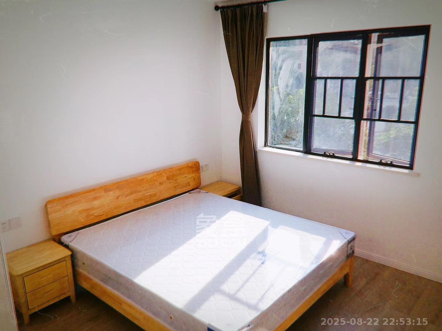 金鹏名都 3室2厅2卫 68.0万 金鹏名都 3室2厅2卫 68.0万卧室