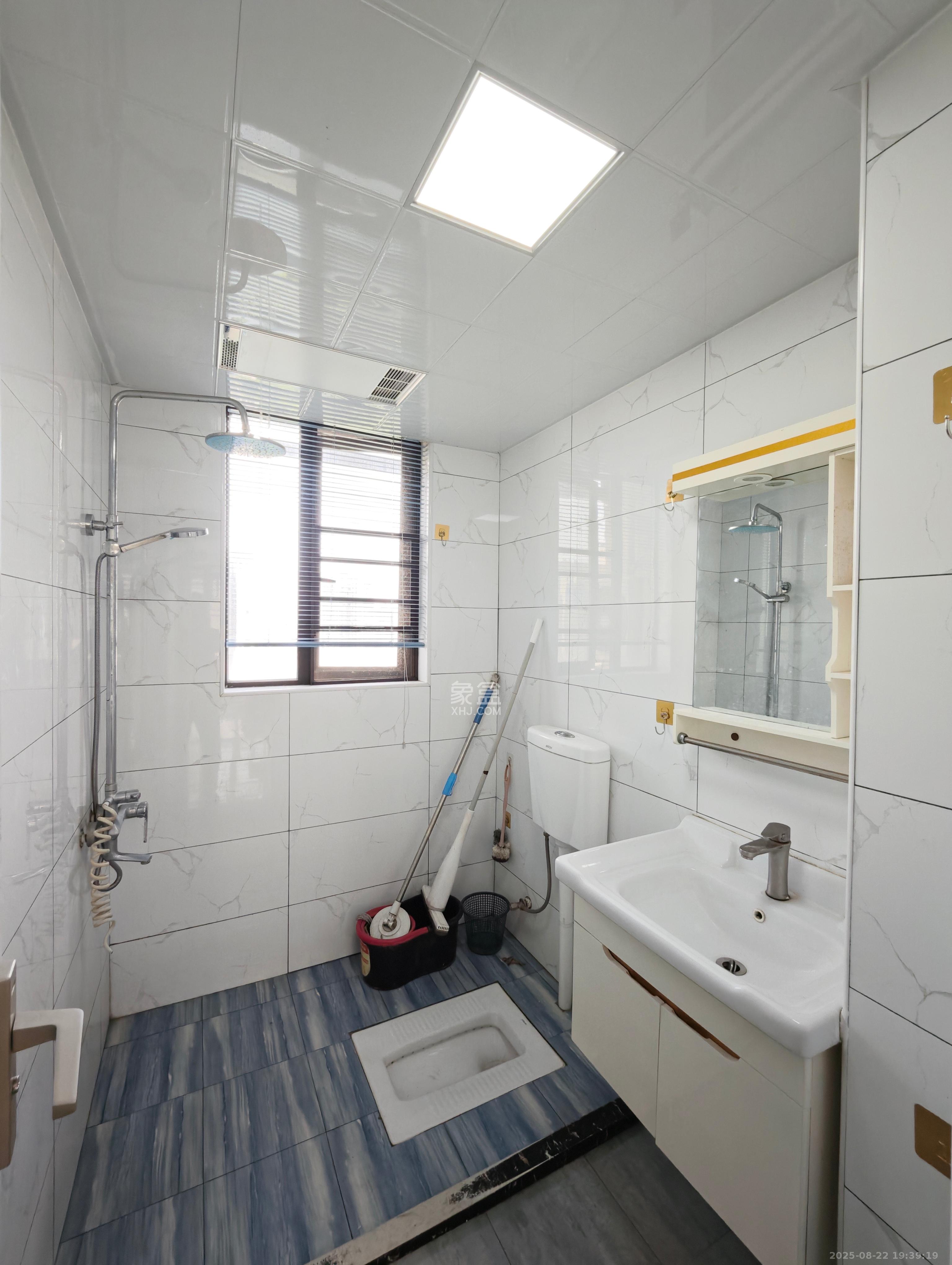 惠天然梅岭国际  4室2厅2卫    3300.0元/月室内图