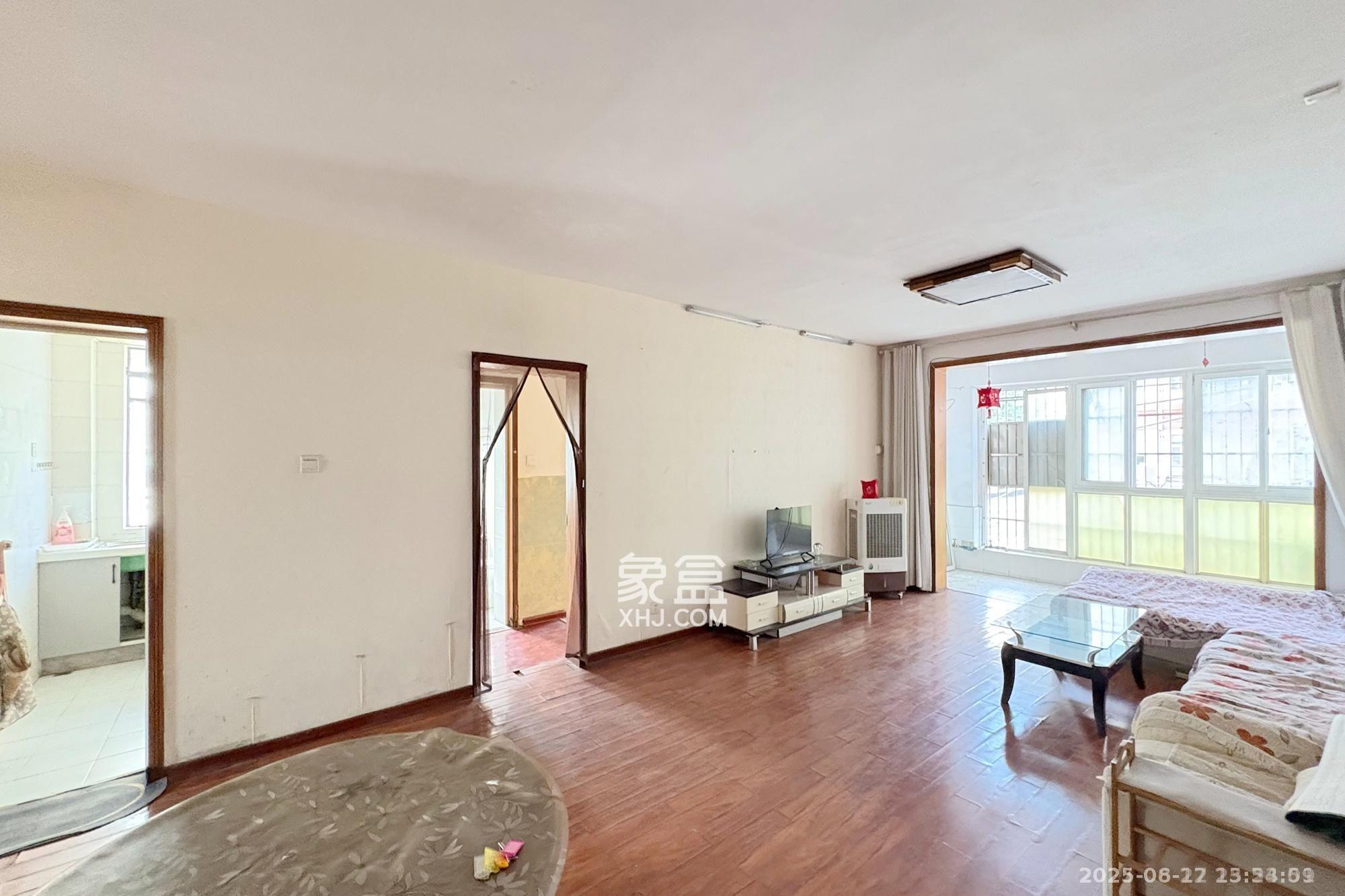 佳天雅苑 3室2厅2卫 2000.0元/月 佳天雅苑 3室2厅2卫 2000.0元/月室内图