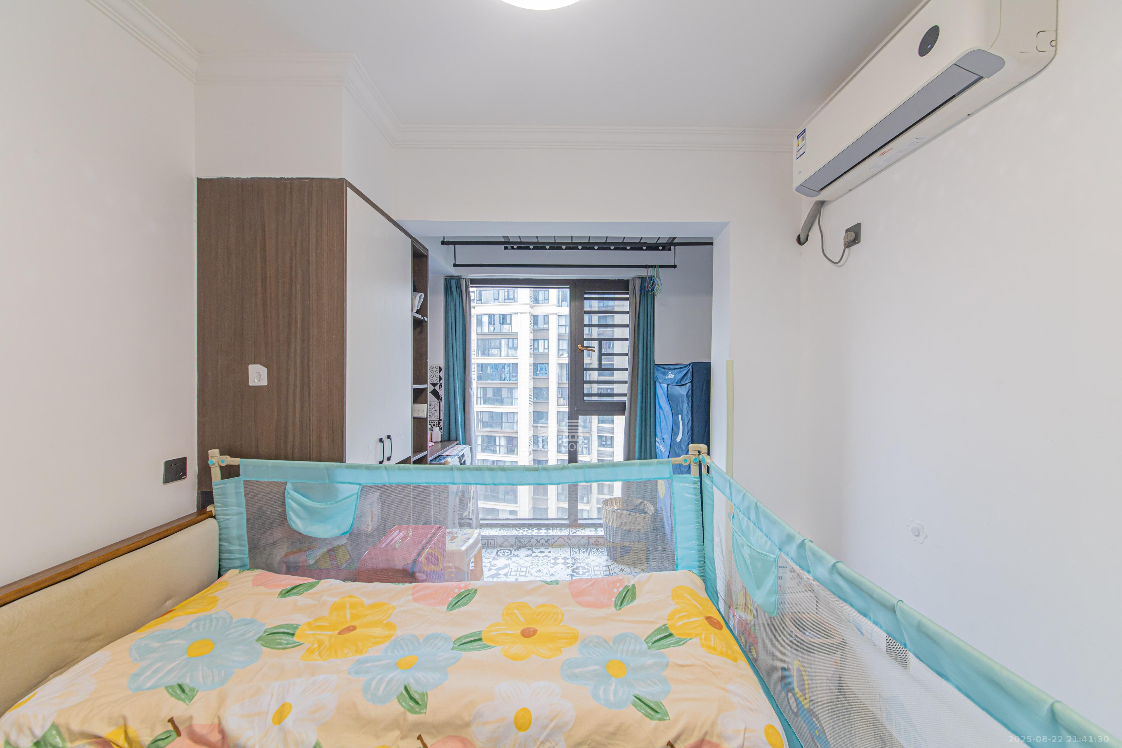 北辰中央公园DF区  3室2厅2卫    118.8万卧室