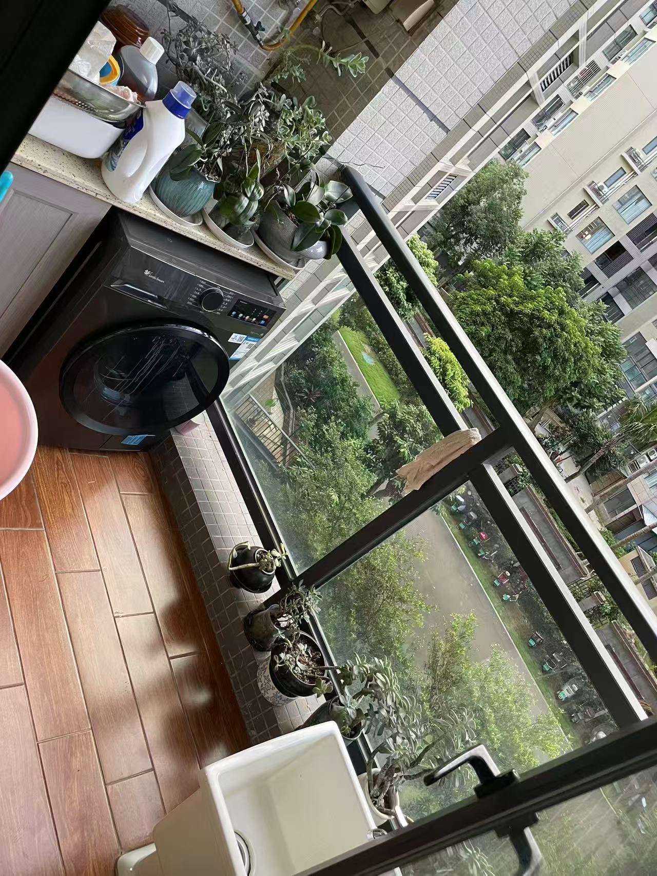千江悦  3室2厅2卫   234.00万客厅