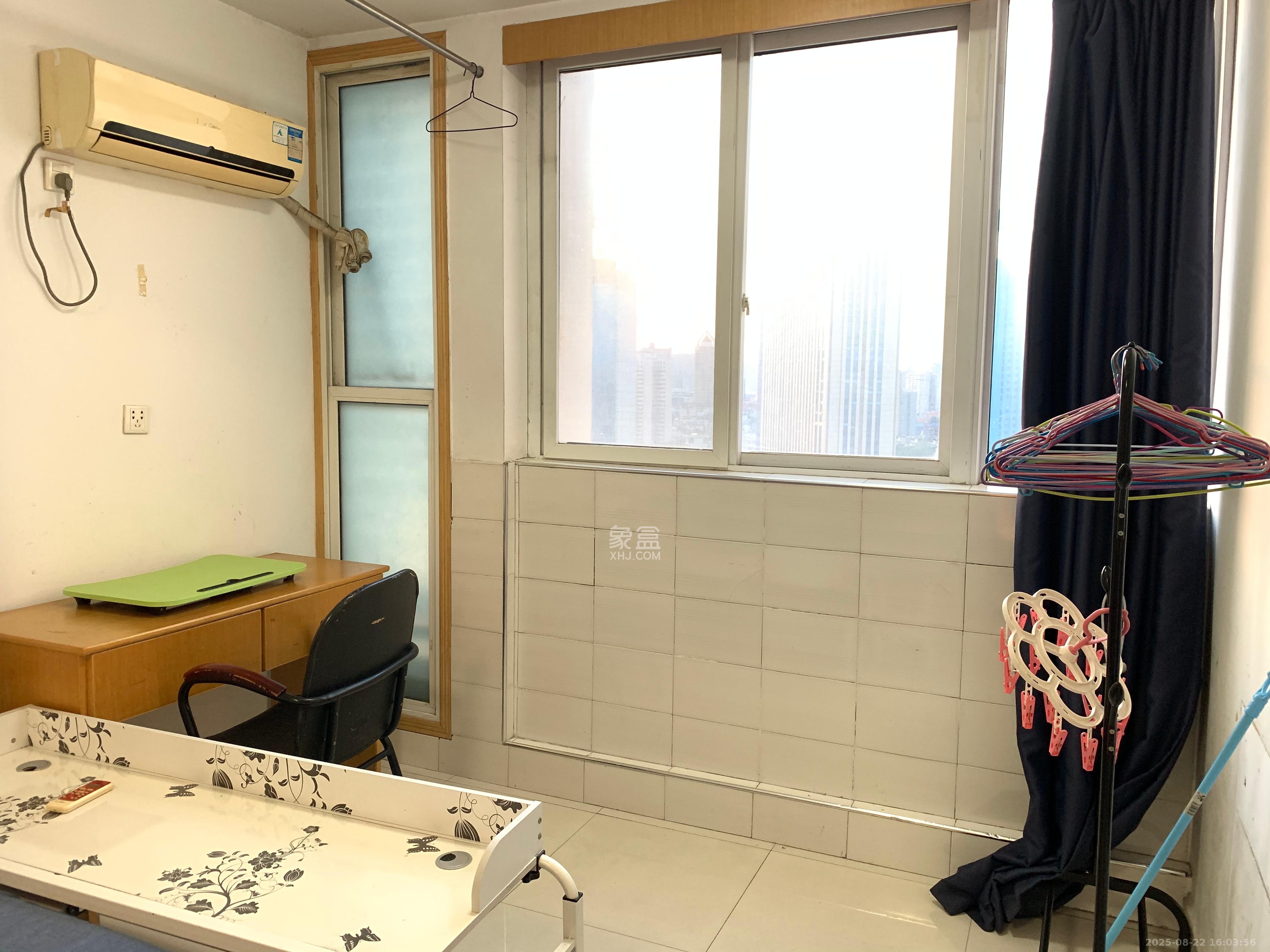 2076至高点 1室1厅1卫 1200.0元/月 2076至高点 1室1厅1卫 1200.0元/月室内图