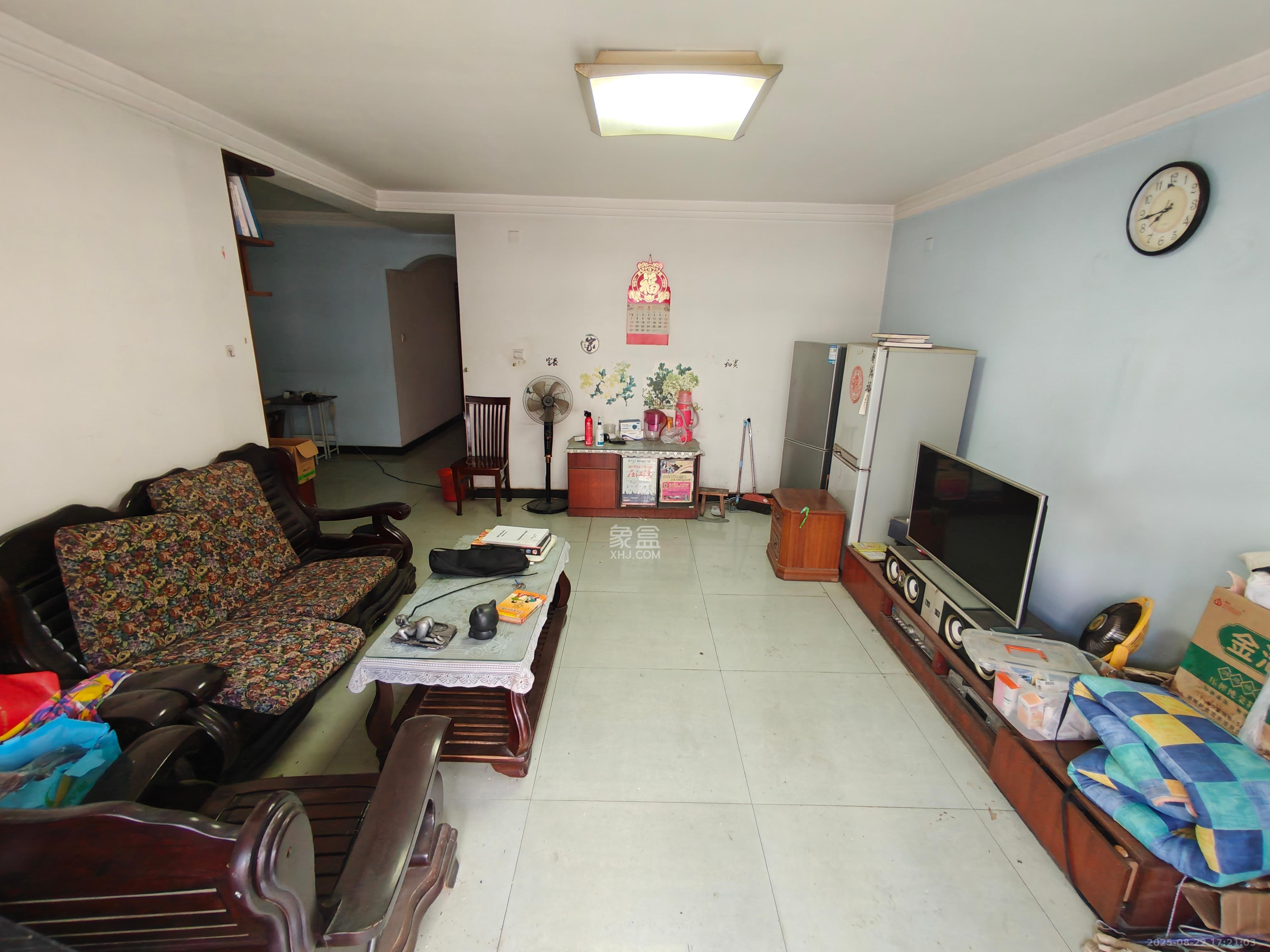 德政园  1室2厅2卫    2400.0元/月室内图