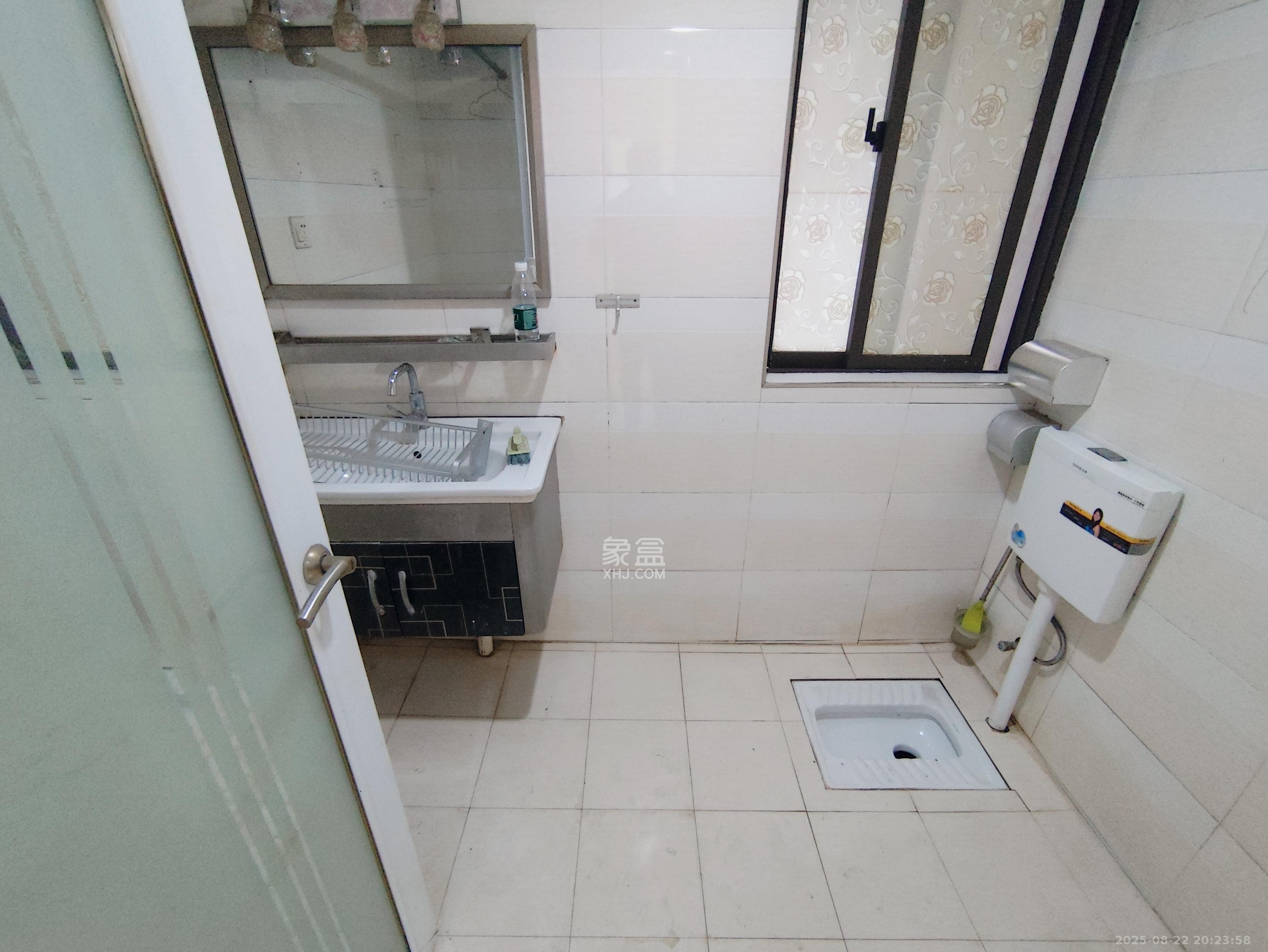 旭辉华庭  3室2厅1卫    1700.0元/月 旭辉华庭  3室2厅1卫    1700.0元/月室内图