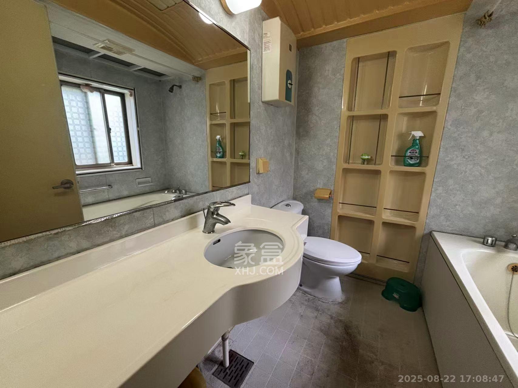 星电花园  3室2厅2卫    3300.0元/月 星电花园  3室2厅2卫    3300.0元/月室内图