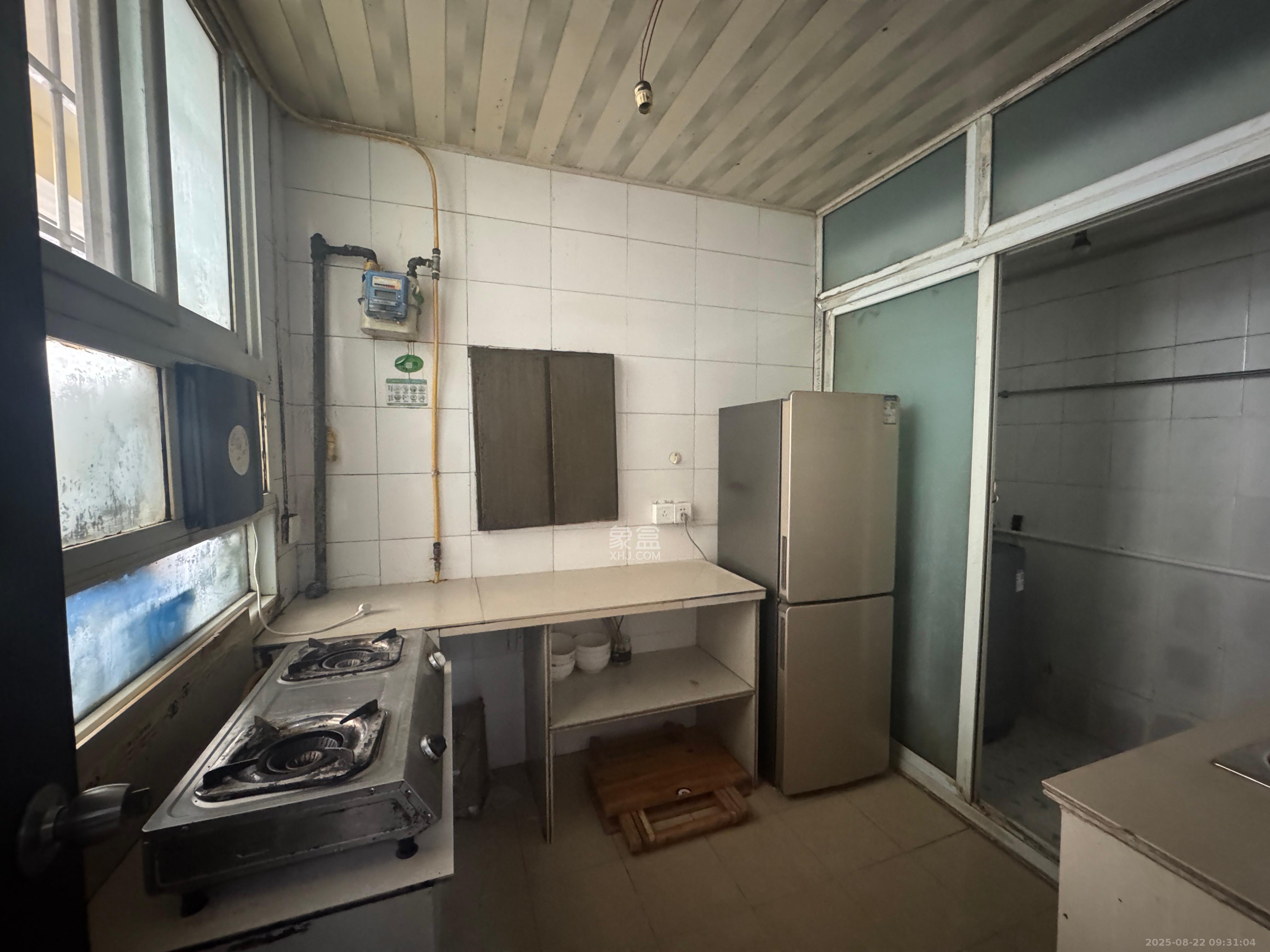 长勘小区  1室1厅1卫    1400.0元/月室内图