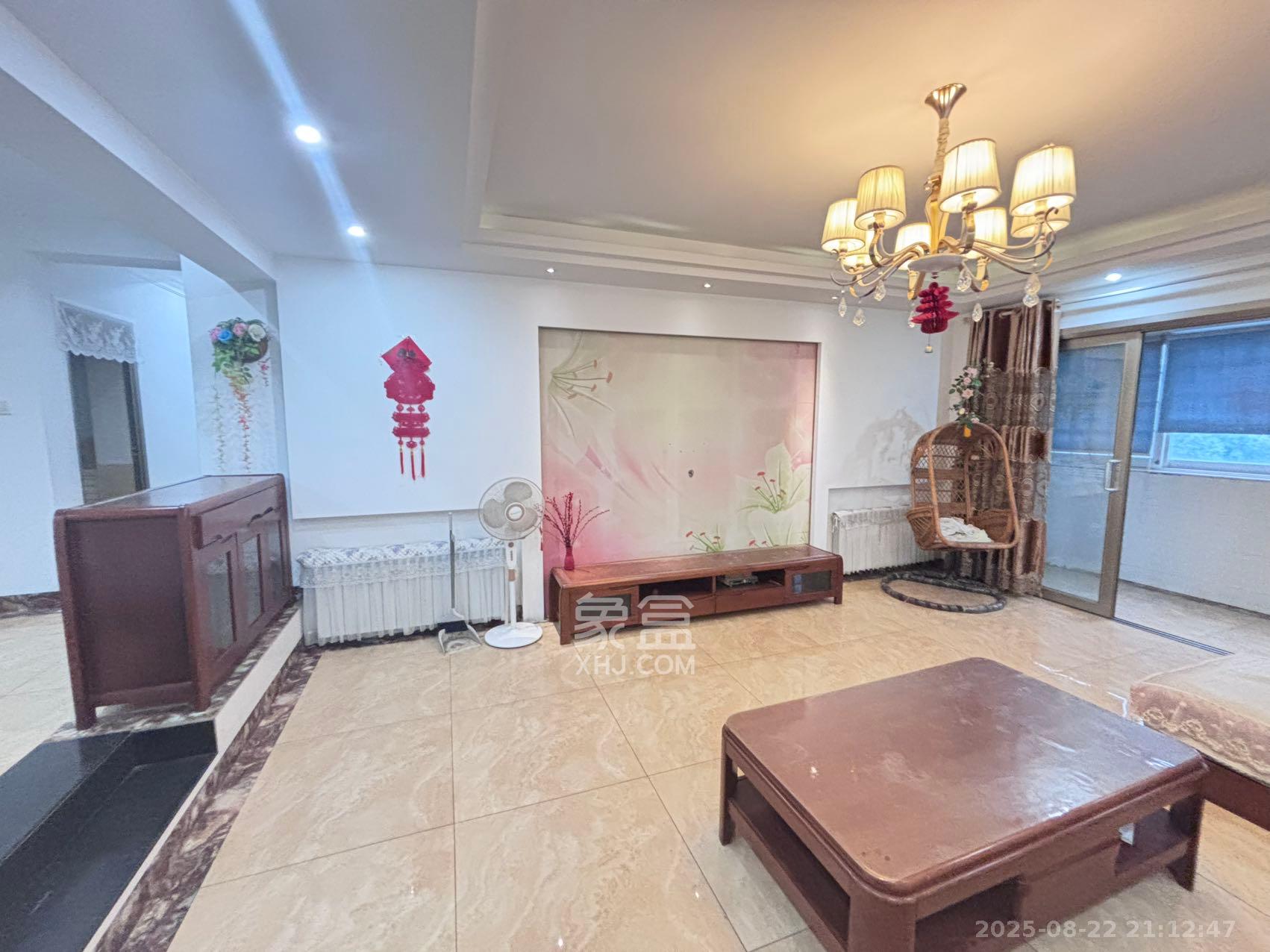圣爵菲斯  4室2厅2卫   3200.00元/月室内图
