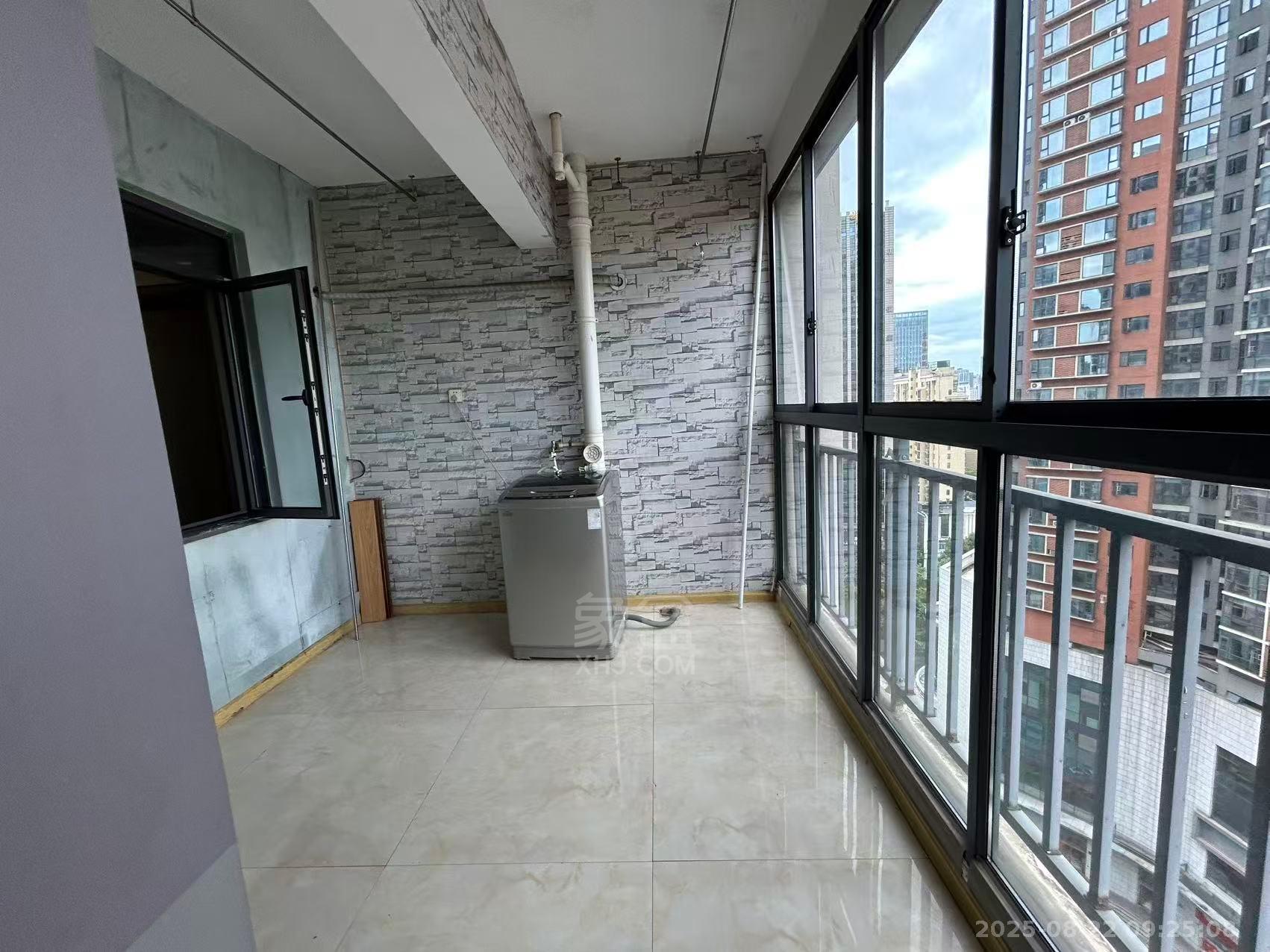 庐山春天早安华晨 3室2厅2卫 1800.0元/月 庐山春天早安华晨 3室2厅2卫 1800.0元/月室内图