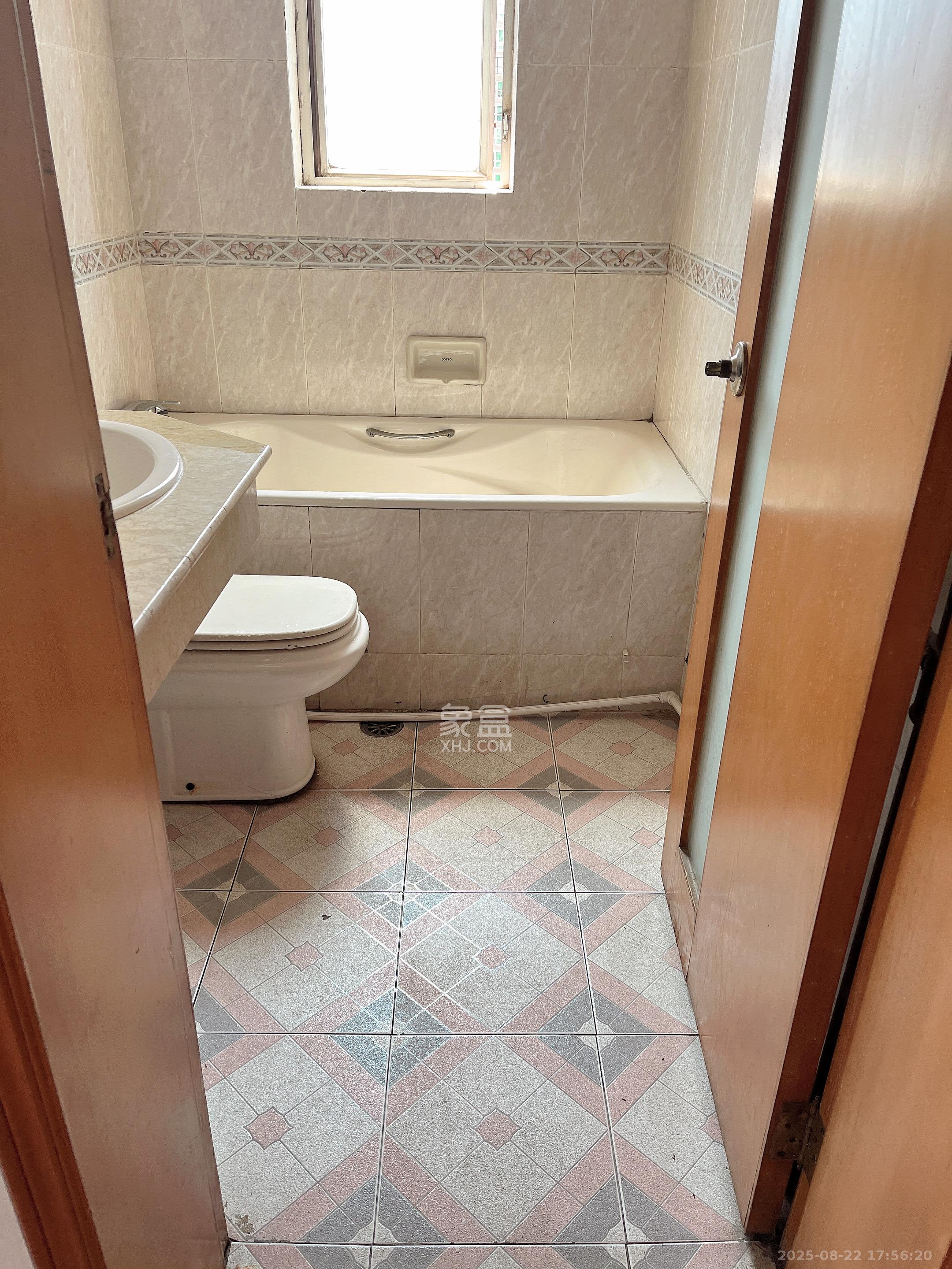 城市花园 3室2厅2卫 2800.0元/月 城市花园 3室2厅2卫 2800.0元/月室内图