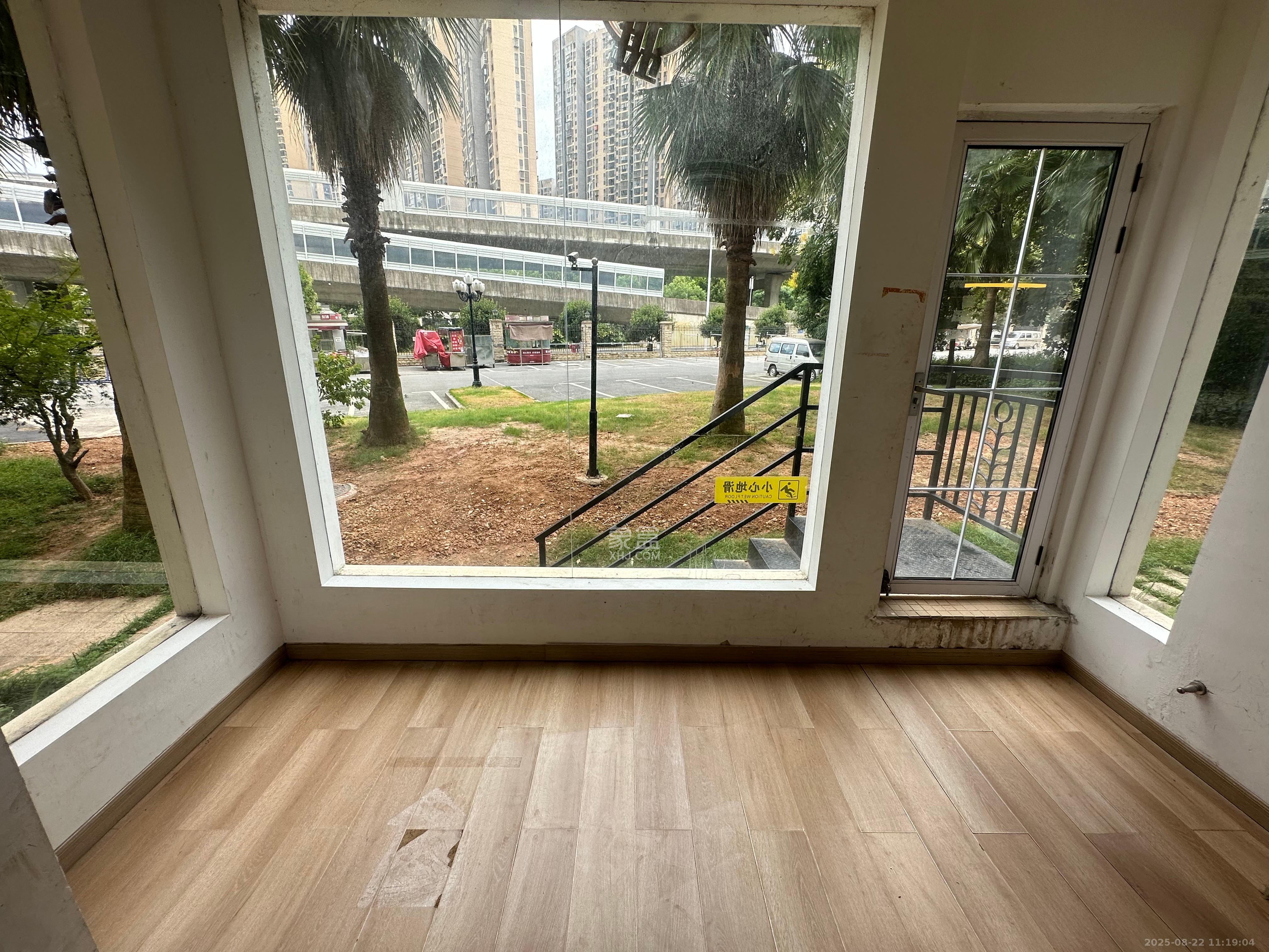 恒大雅苑 3室2厅1卫 3000.0元/月 恒大雅苑 3室2厅1卫 3000.0元/月室内图