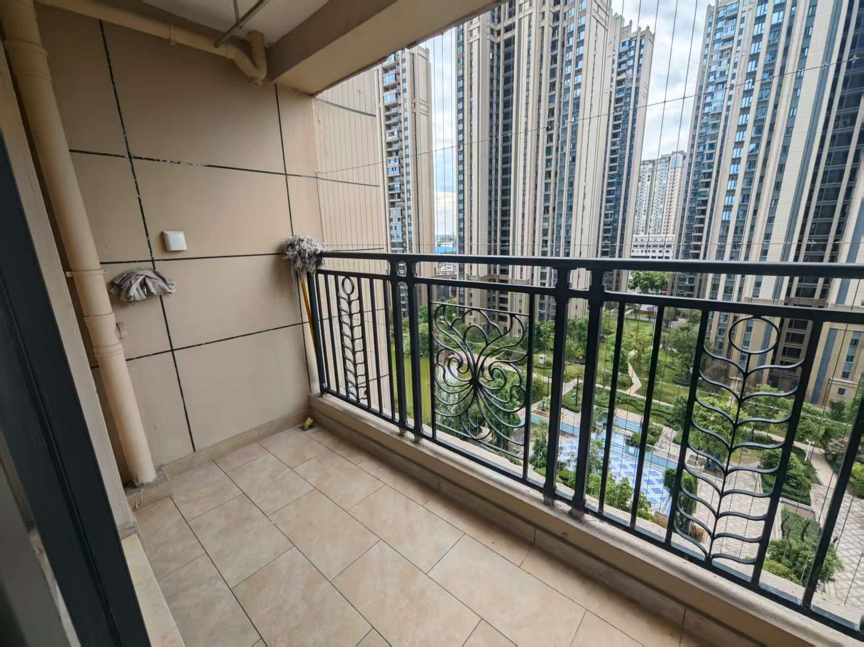 恒大名都 3室2厅2卫 1680.0元/月 恒大名都 3室2厅2卫 1680.0元/月室内图