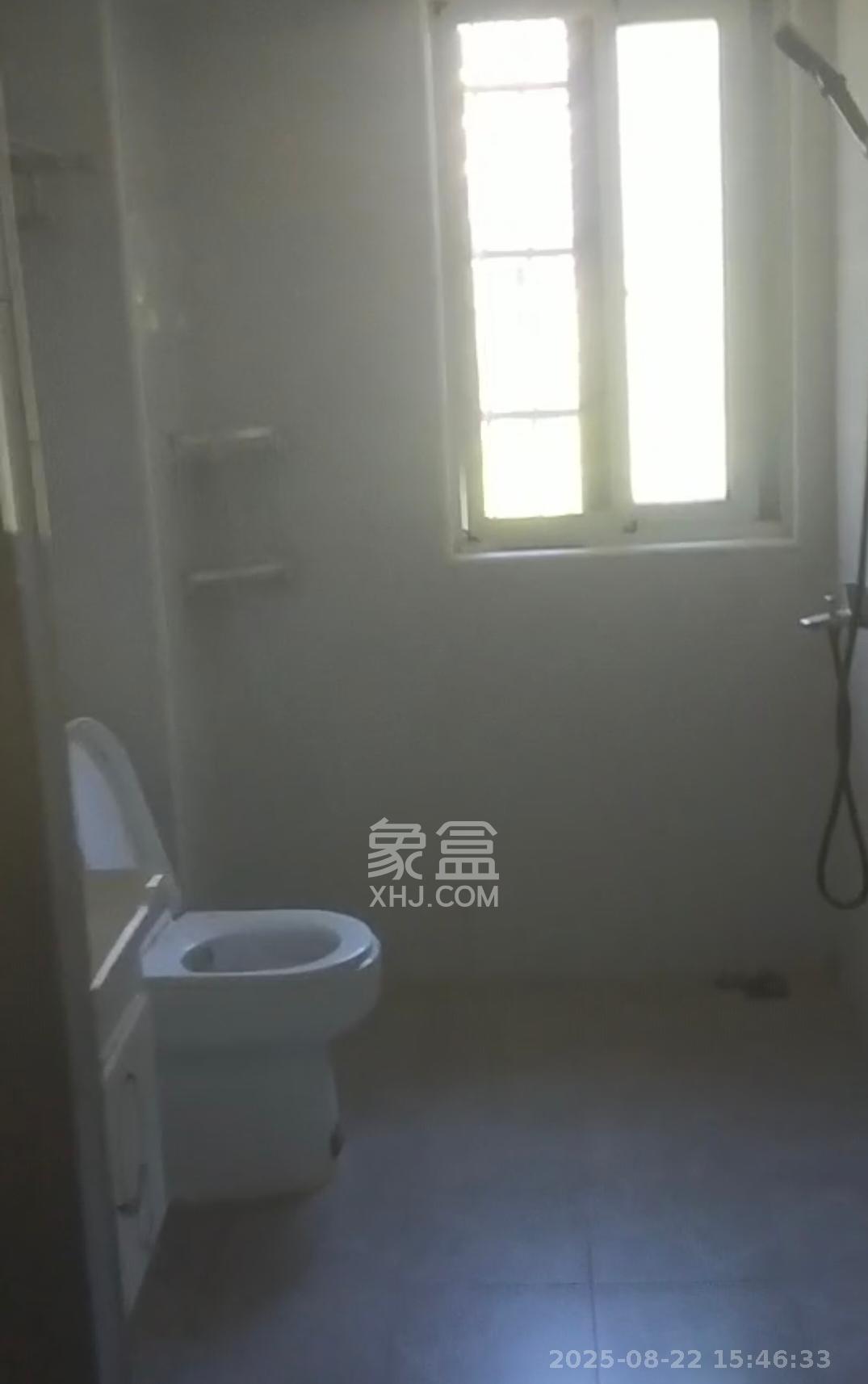 桥头家苑一期  3室2厅2卫    2200.0元/月 桥头家苑一期  3室2厅2卫    2200.0元/月室内图