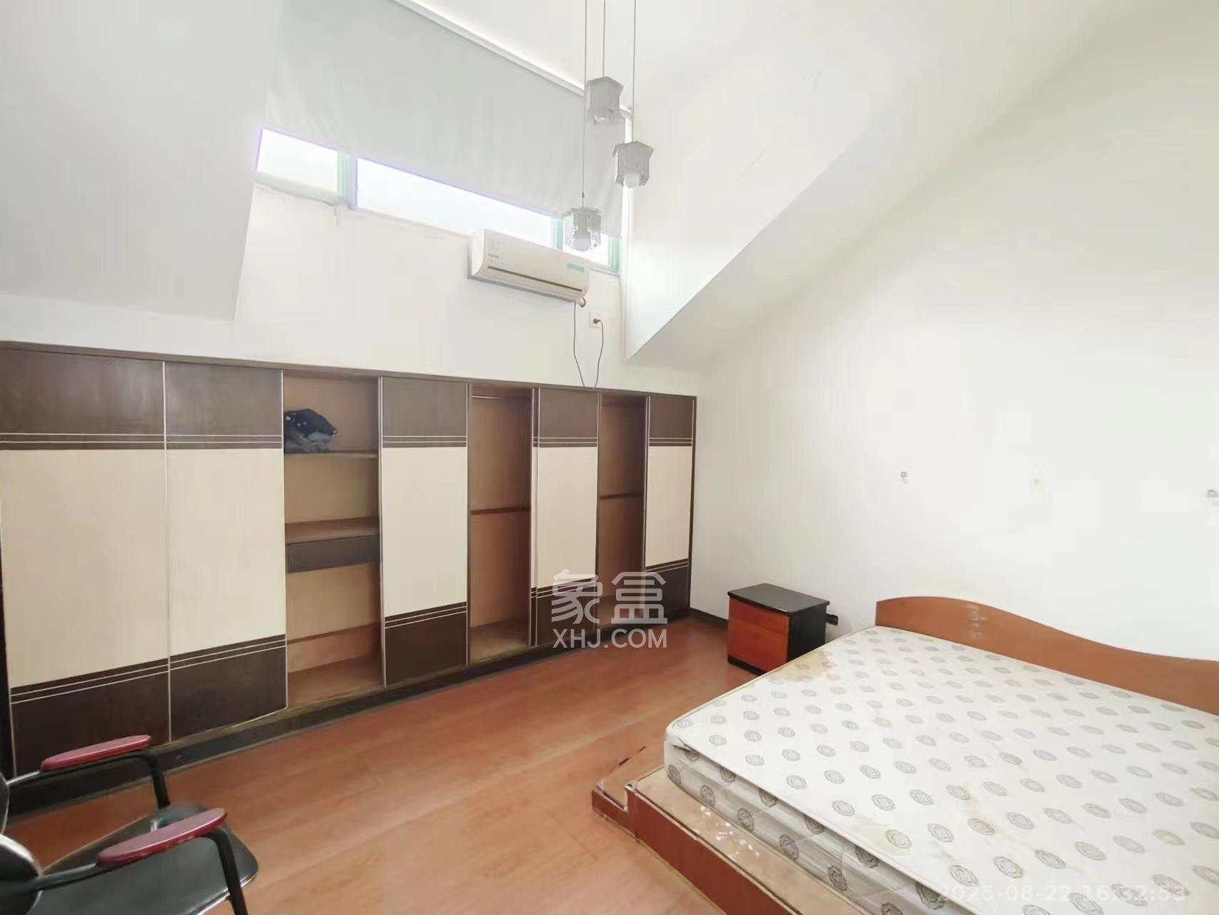 东方新城  5室2厅2卫   3000.00元/月室内图