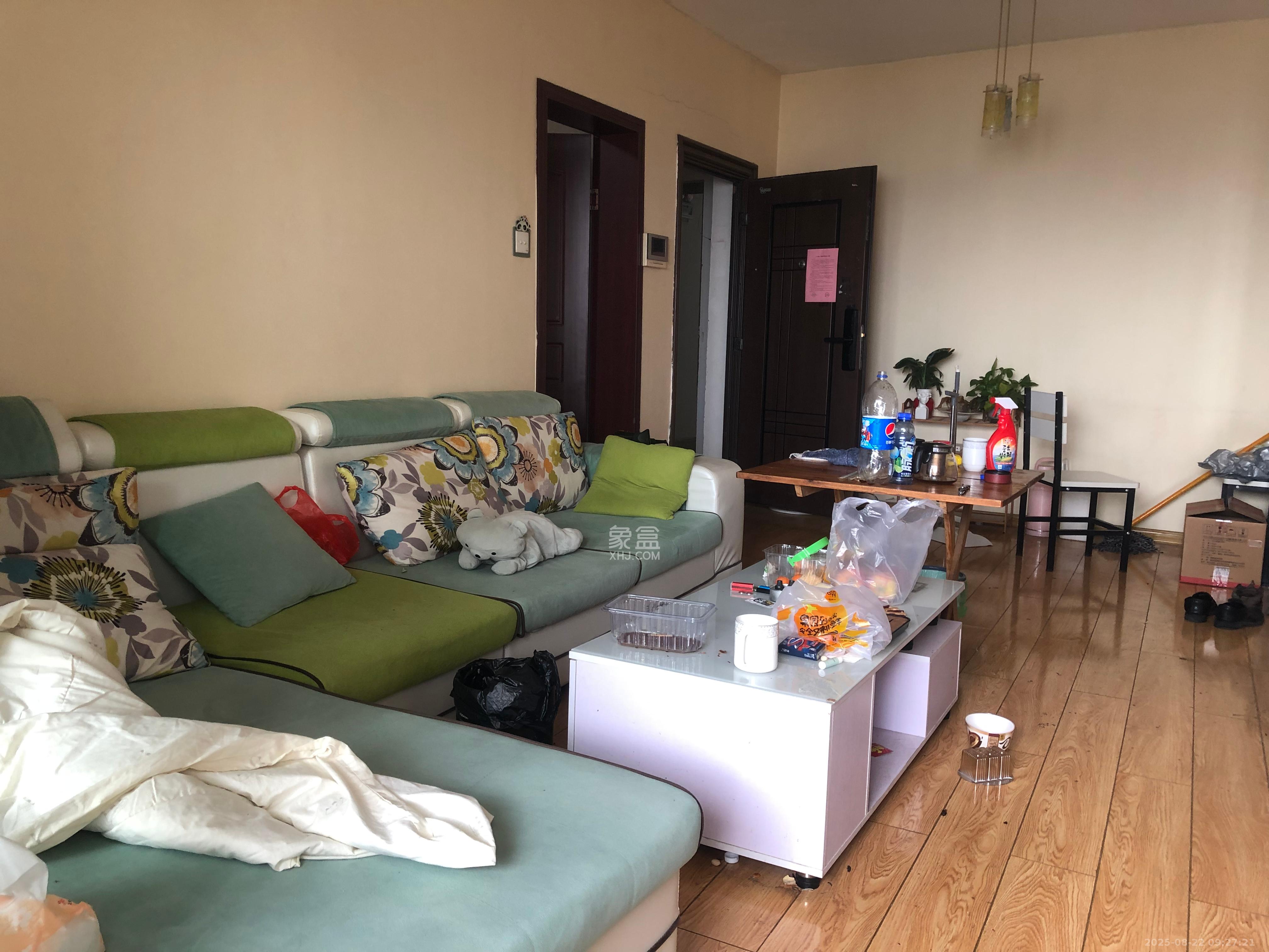 万象新天  2室2厅1卫    2500.0元/月 万象新天  2室2厅1卫    2500.0元/月