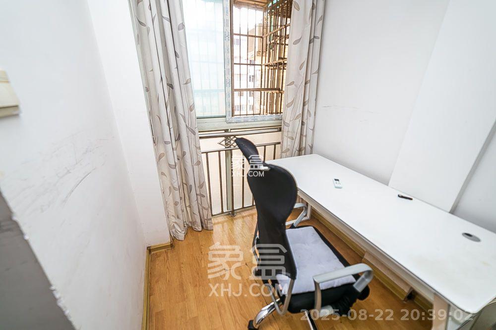 都市春天 3室2厅2卫 2500.0元/月 都市春天 3室2厅2卫 2500.0元/月室内图