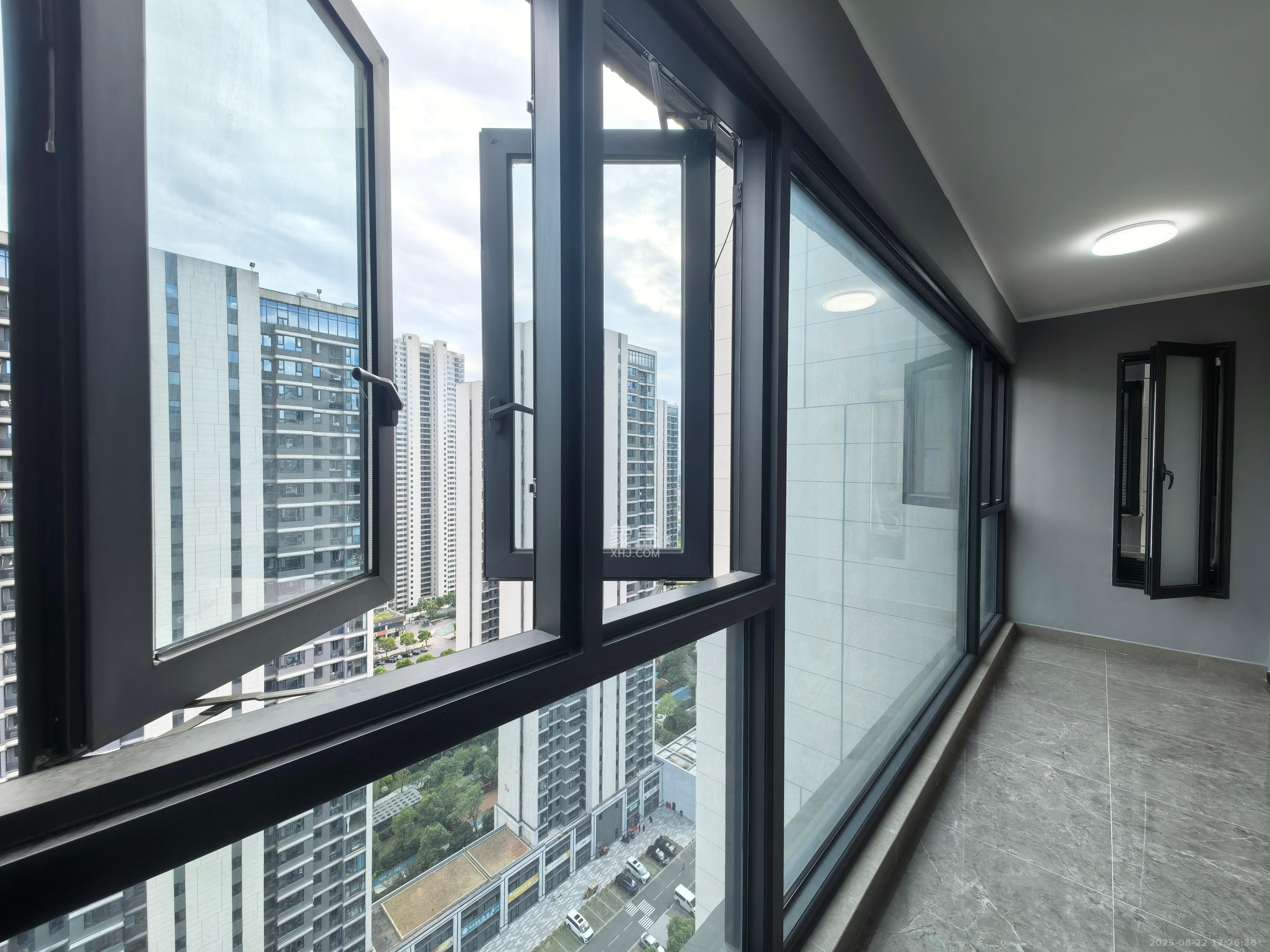 中海阅溪府  4室2厅2卫    4000.0元/月室内图