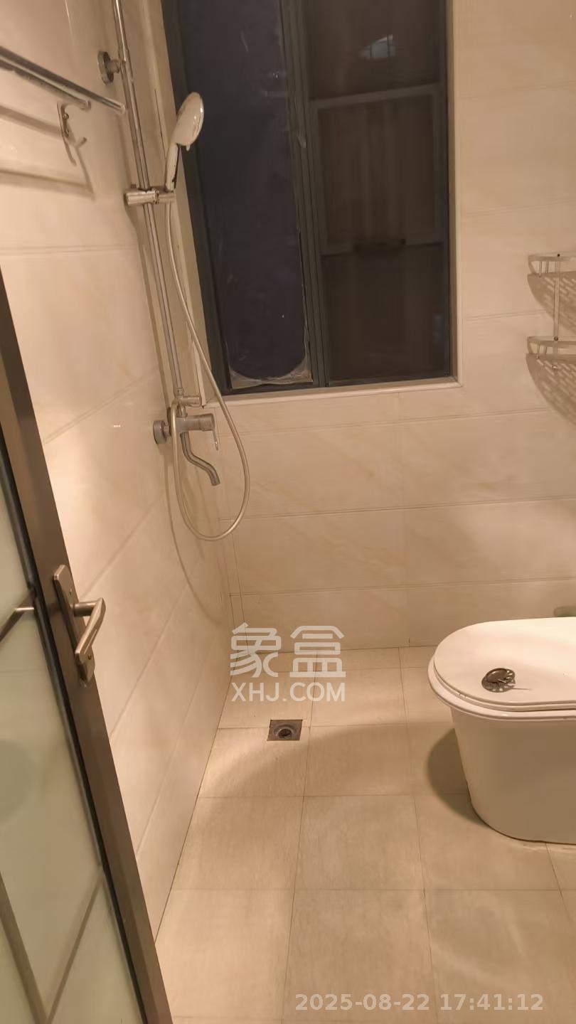 中南国际眼镜城(中伟商业中心)  3室2厅1卫    1800.0元/月 中南国际眼镜城(中伟商业中心)  3室2厅1卫    1800.0元/月室内图