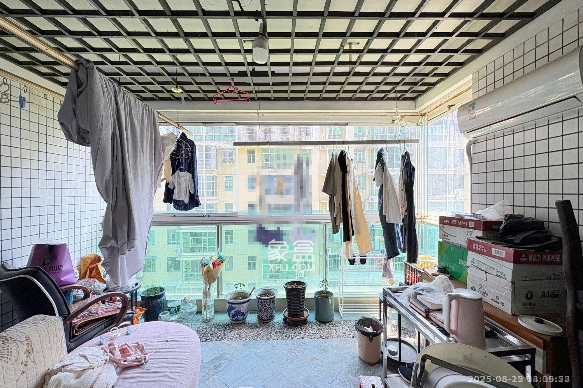 王府花园  3室2厅1卫    3200.0元/月 王府花园  3室2厅1卫    3200.0元/月室内图