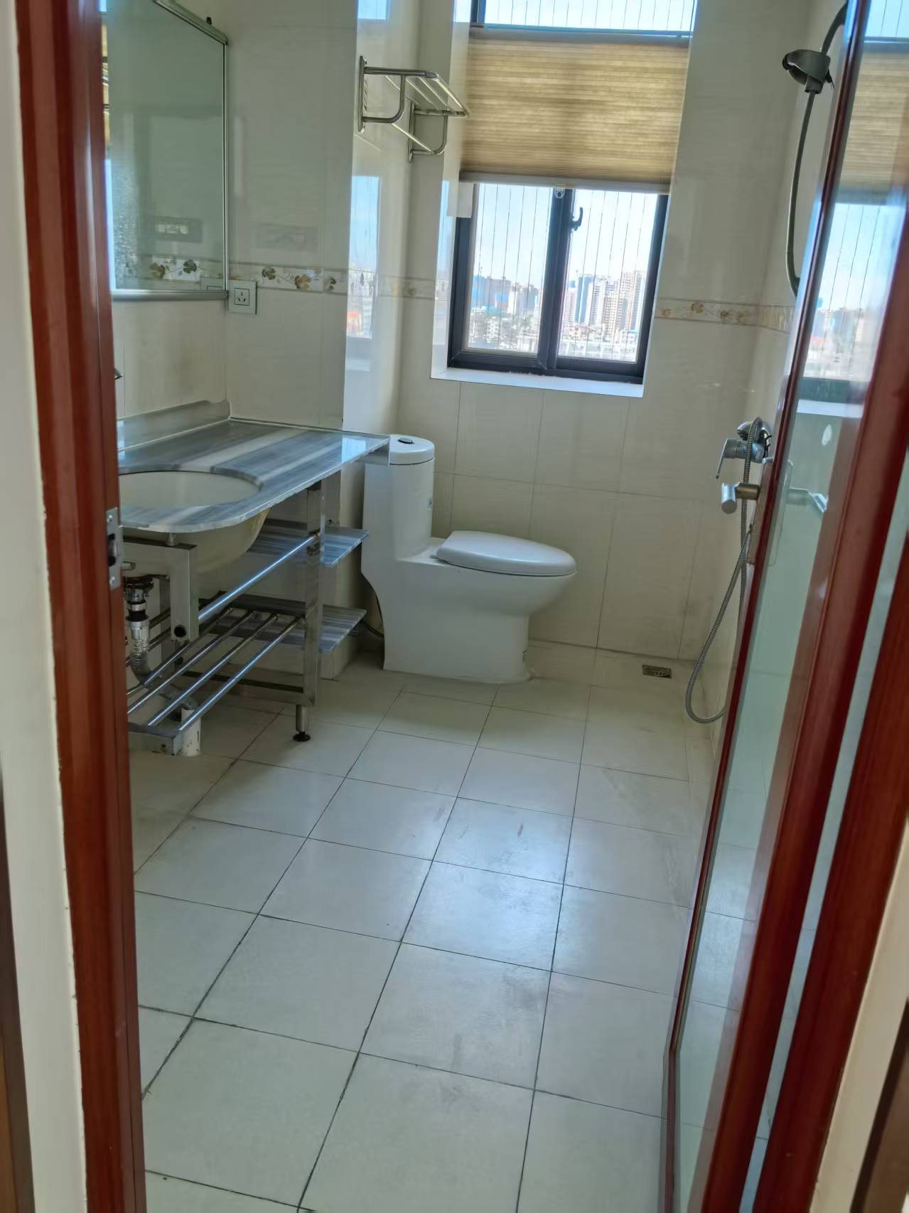 盛达景都一期 5室2厅2卫 4500.0元/月 盛达景都一期 5室2厅2卫 4500.0元/月室内图