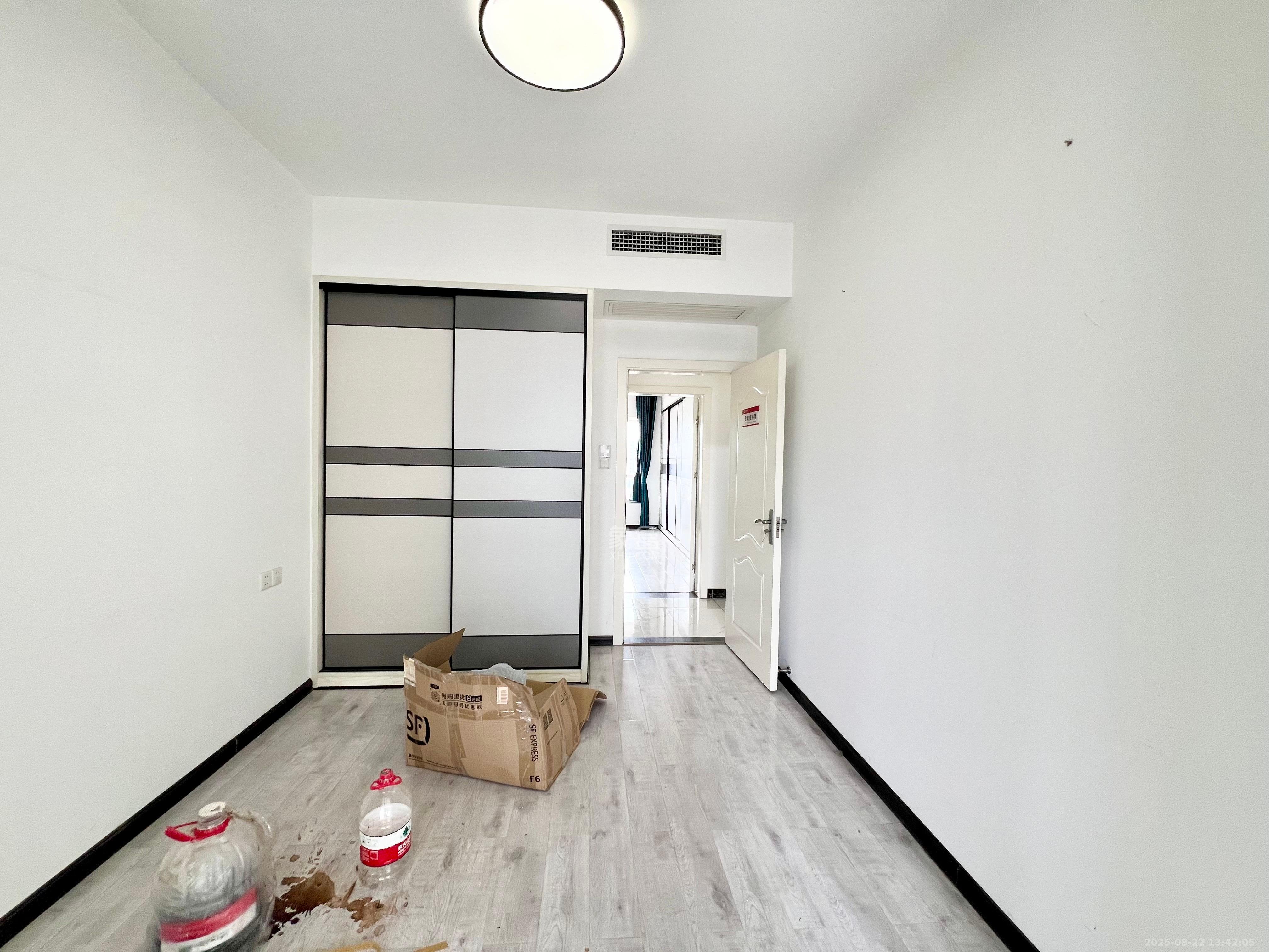 湘瑞嘉园  4室2厅2卫    4000.0元/月室内图