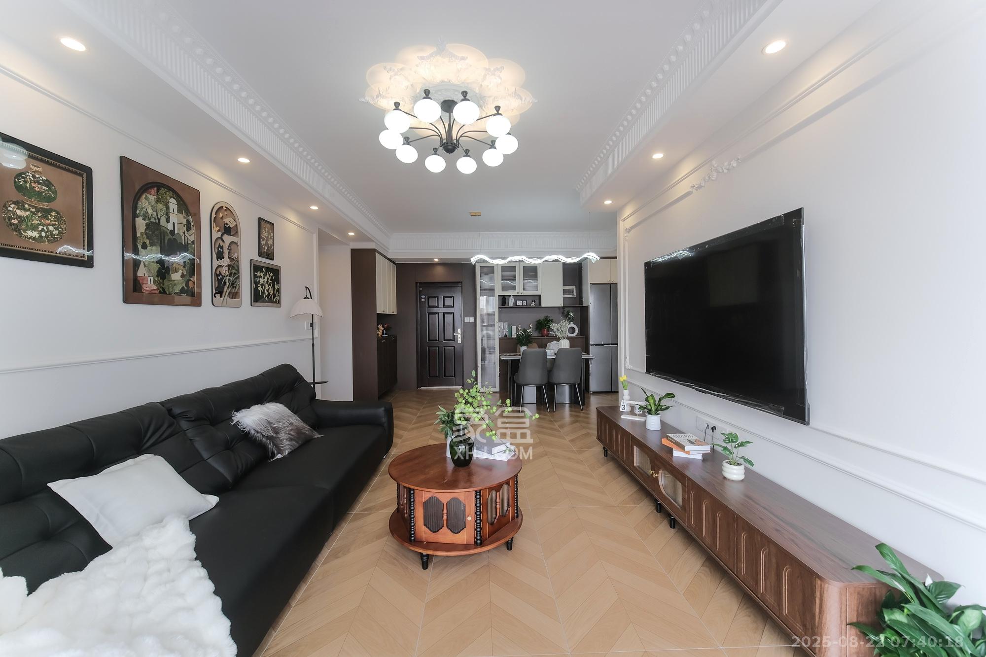 星雅美辰  3室2厅2卫    89.8万 星雅美辰  3室2厅2卫    89.8万客厅