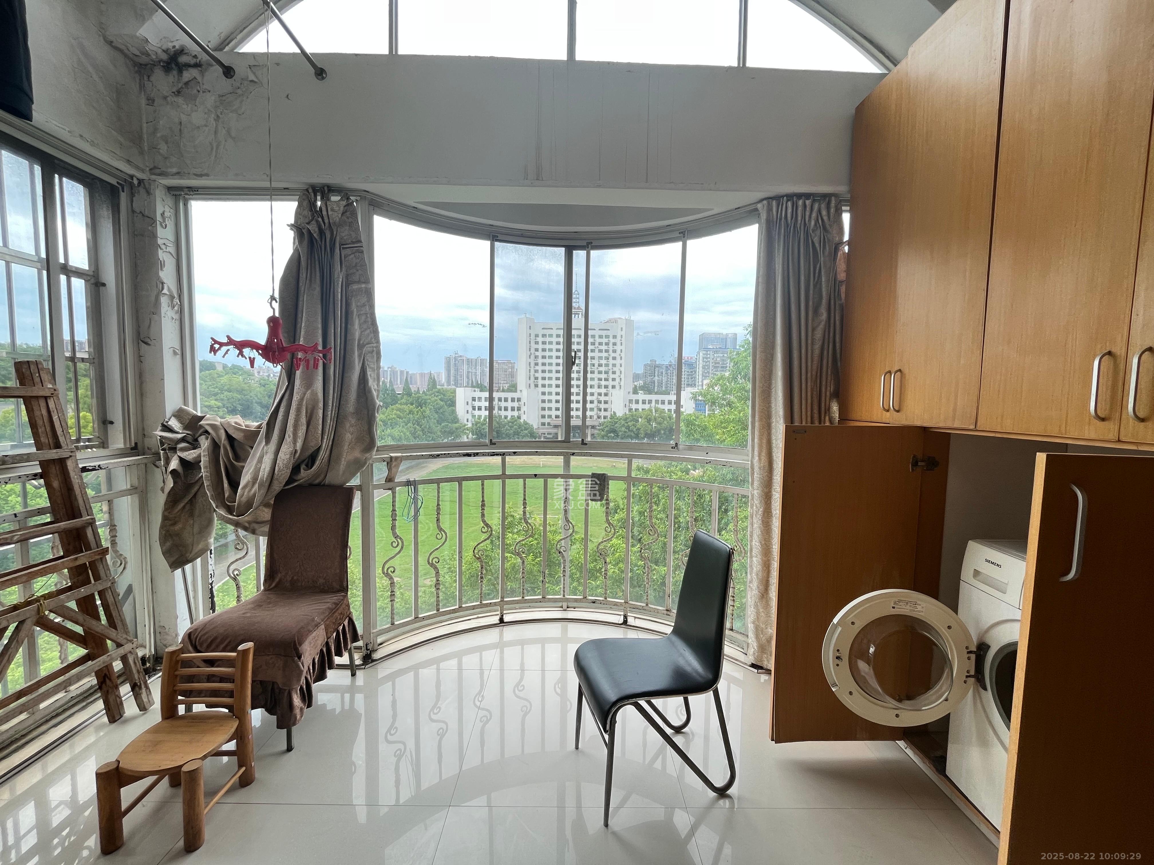 华银南苑 2室2厅1卫 1800.0元/月 华银南苑 2室2厅1卫 1800.0元/月室内图