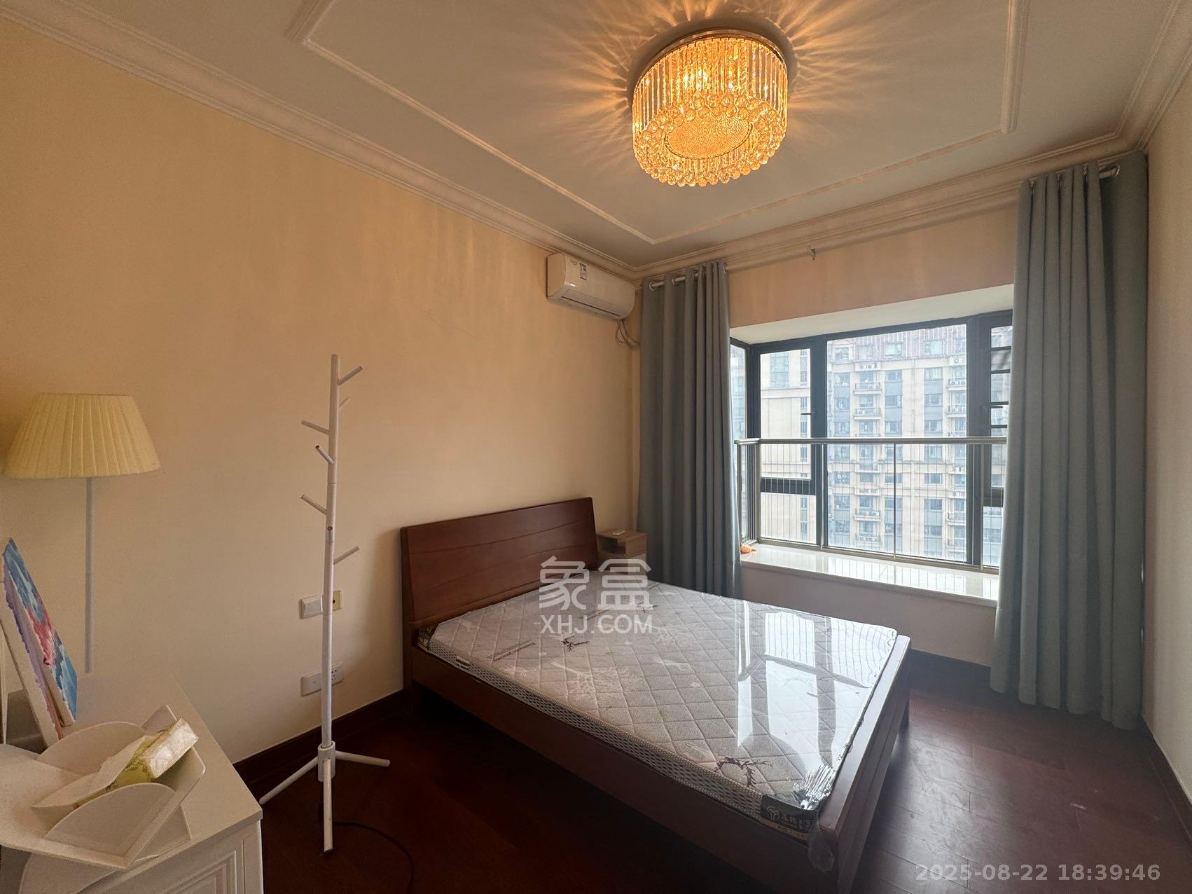 恒大江湾  3室2厅1卫    2200.0元/月室内图