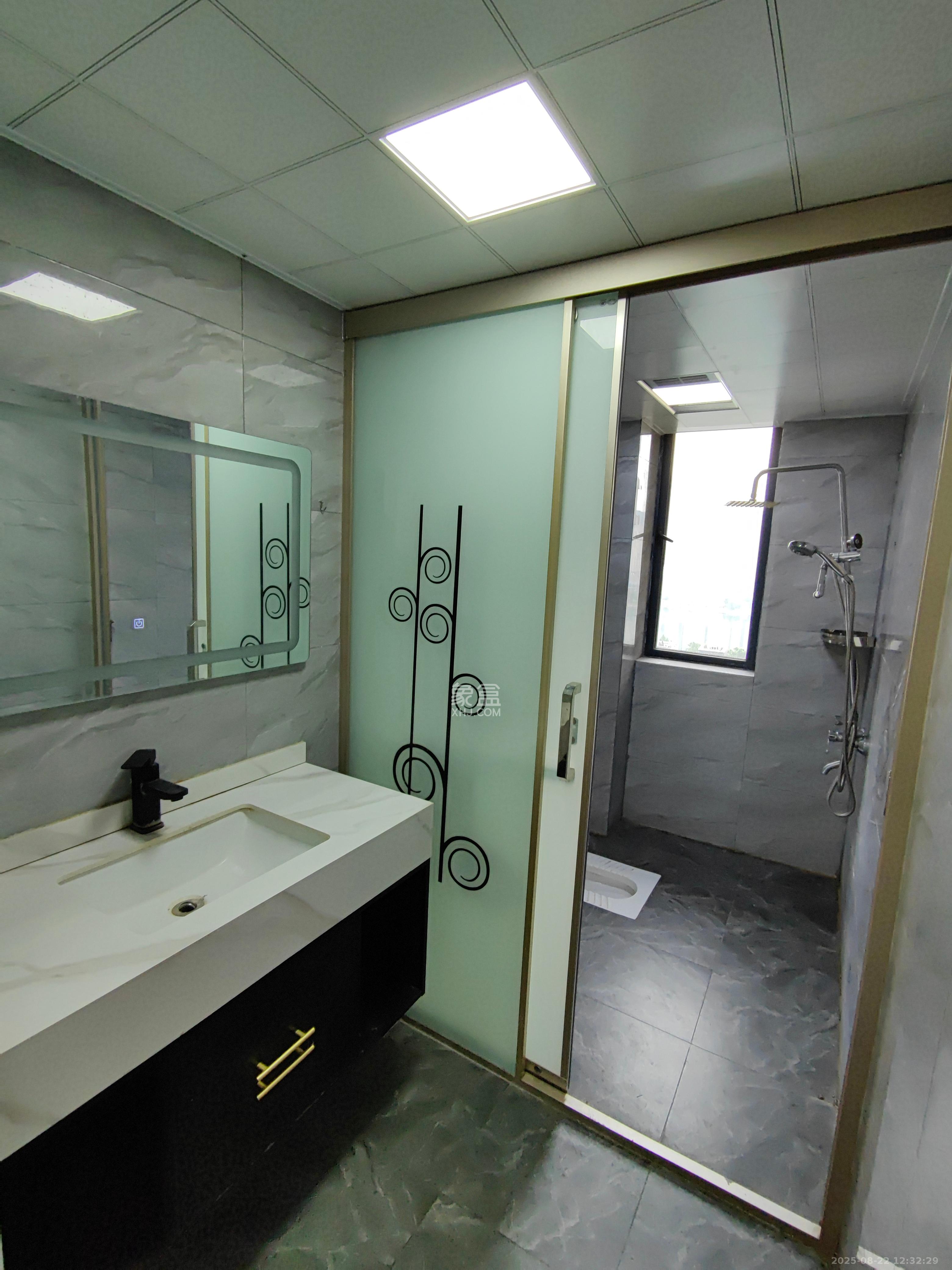中建梅溪湖中心  4室2厅2卫   3900.00元/月室内图