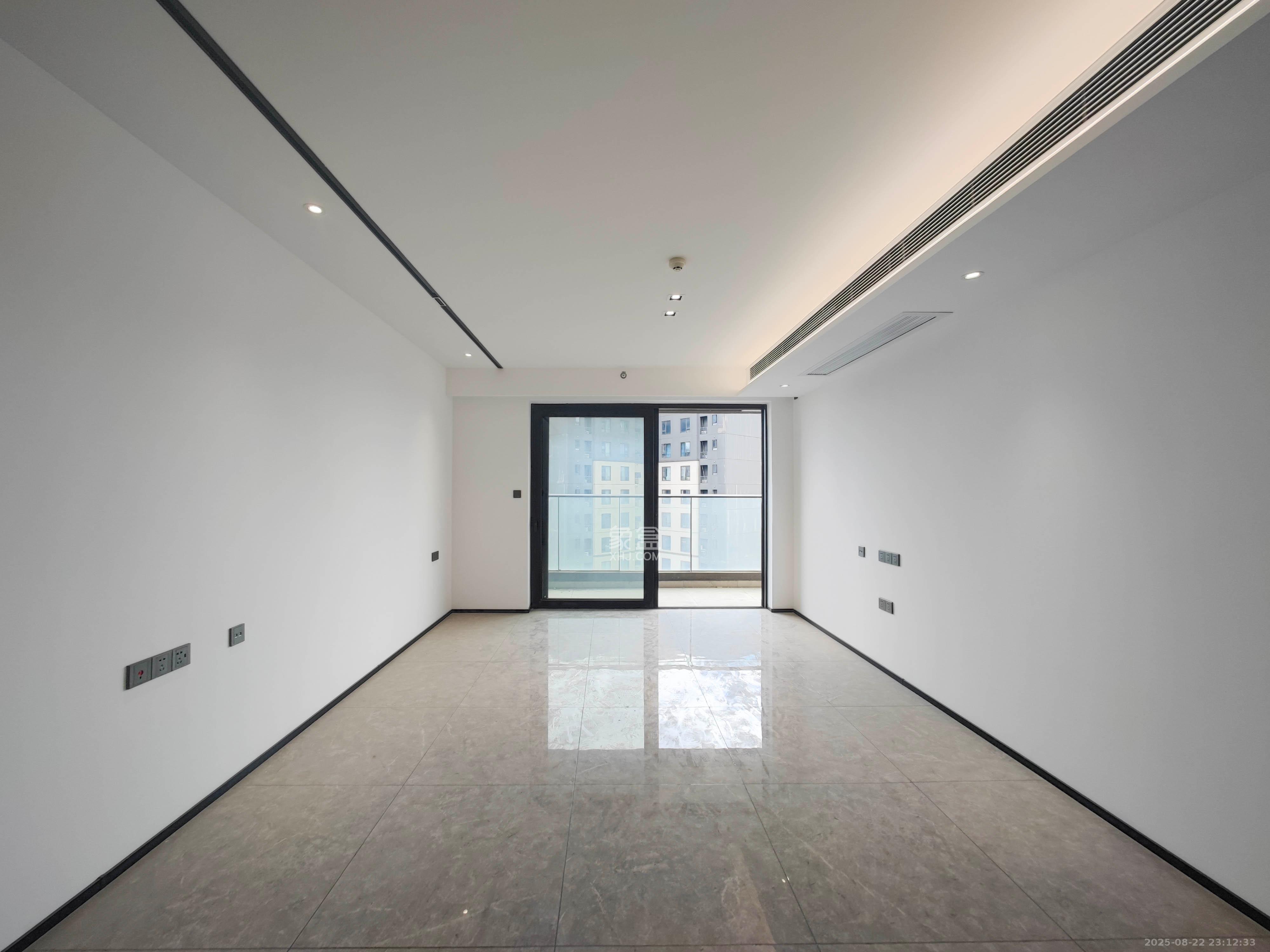 万科魅力之城 4室2厅2卫 165.0万 万科魅力之城 4室2厅2卫 165.0万客厅