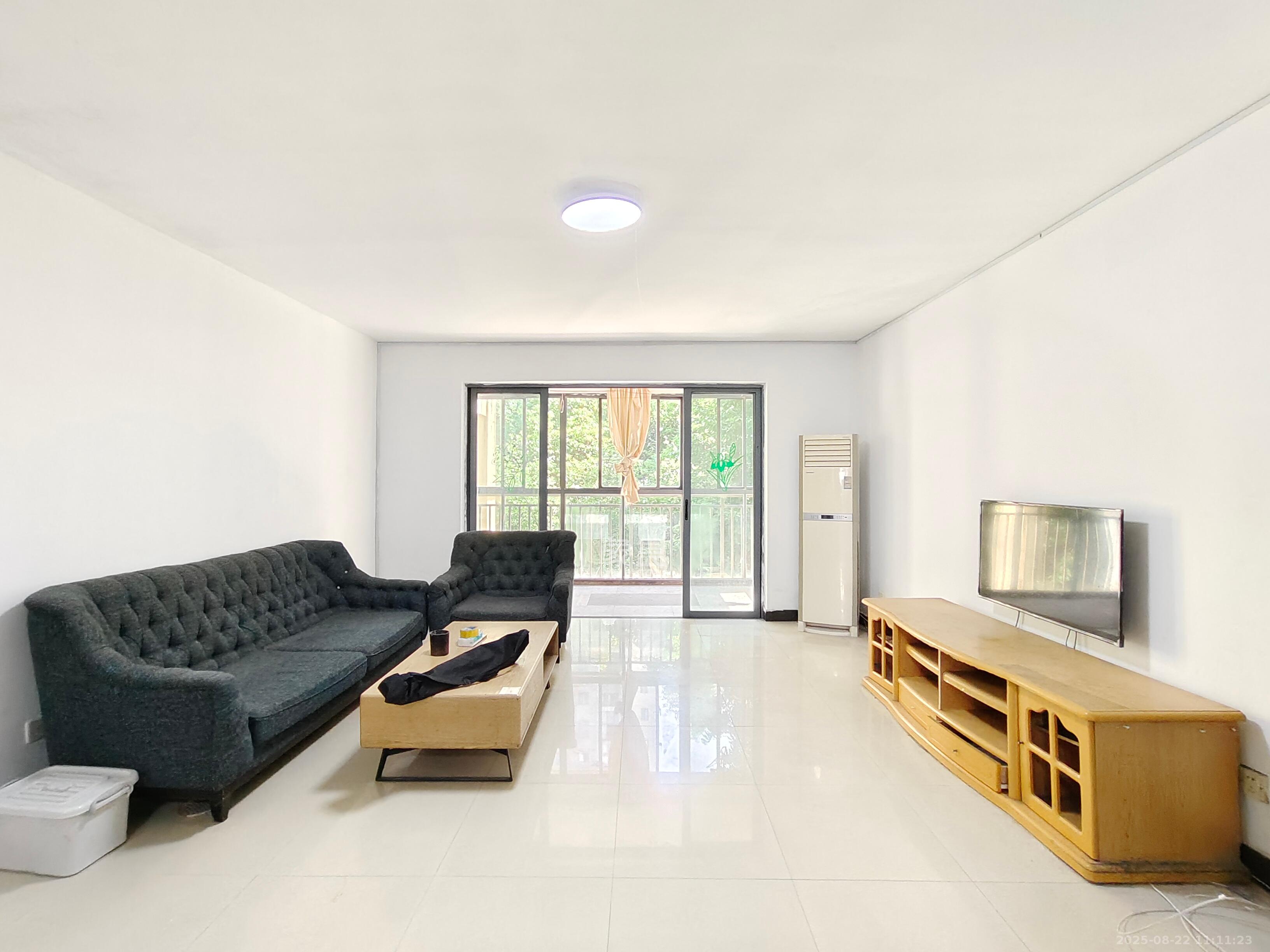 银港水晶城  4室2厅1卫    3200.0元/月 银港水晶城  4室2厅1卫    3200.0元/月室内图