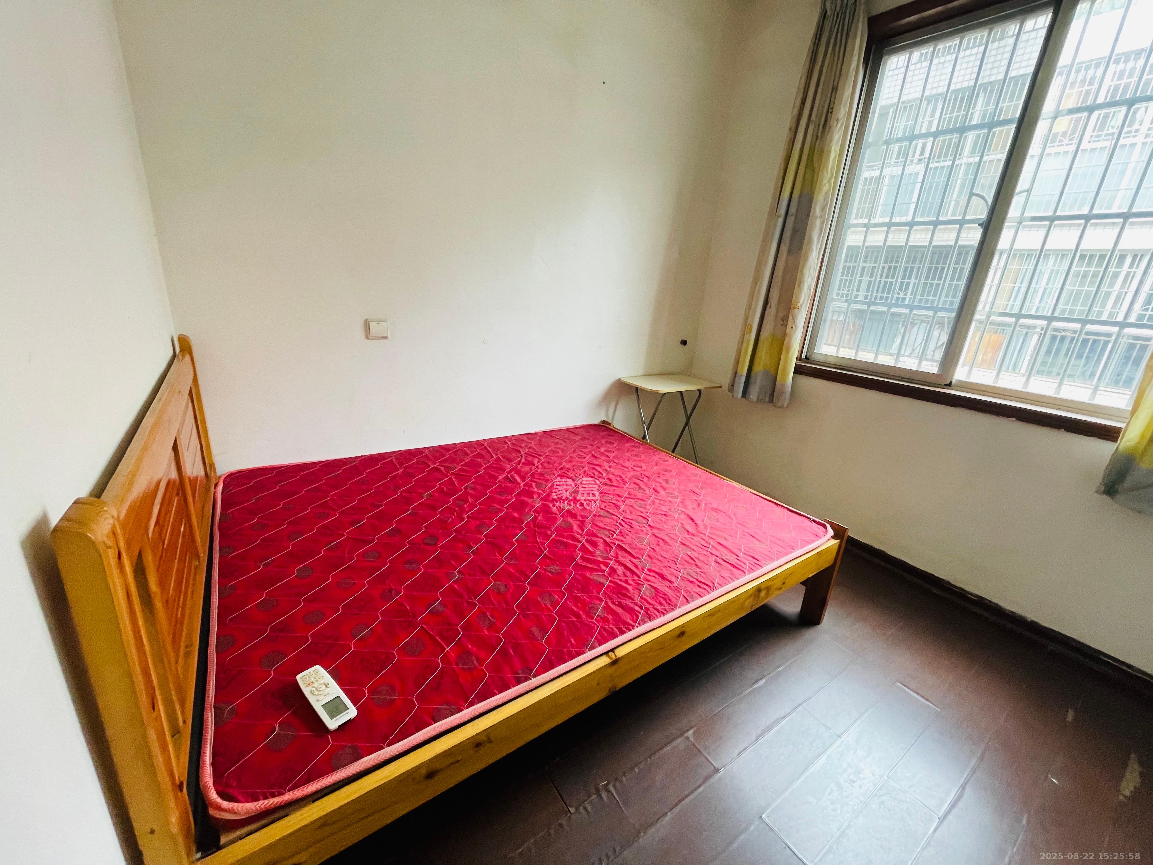 湘绣城  3室1厅1卫    1300.0元/月室内图