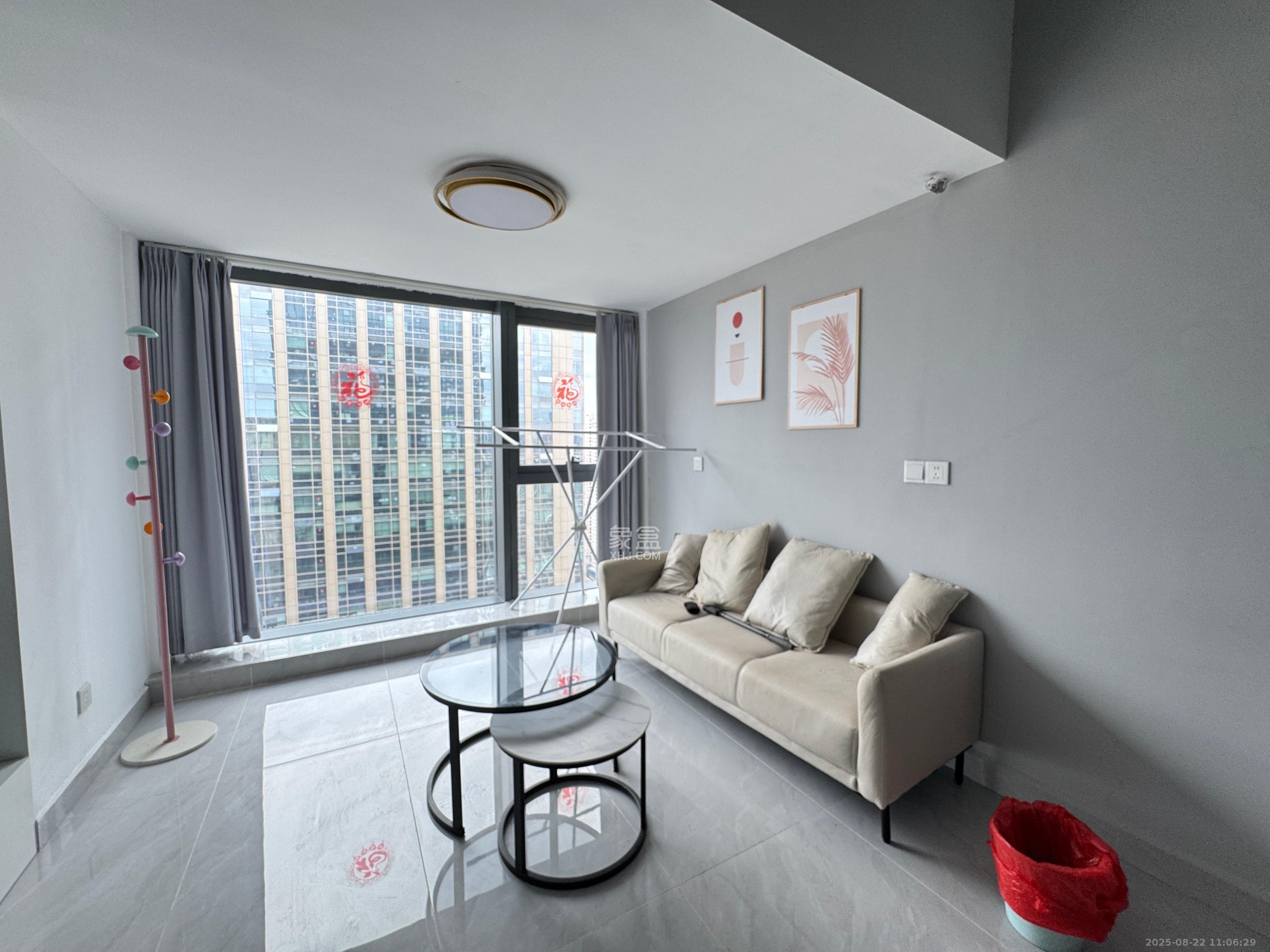 卓越中寰 2室1厅1卫 2500.0元/月 卓越中寰 2室1厅1卫 2500.0元/月室内图