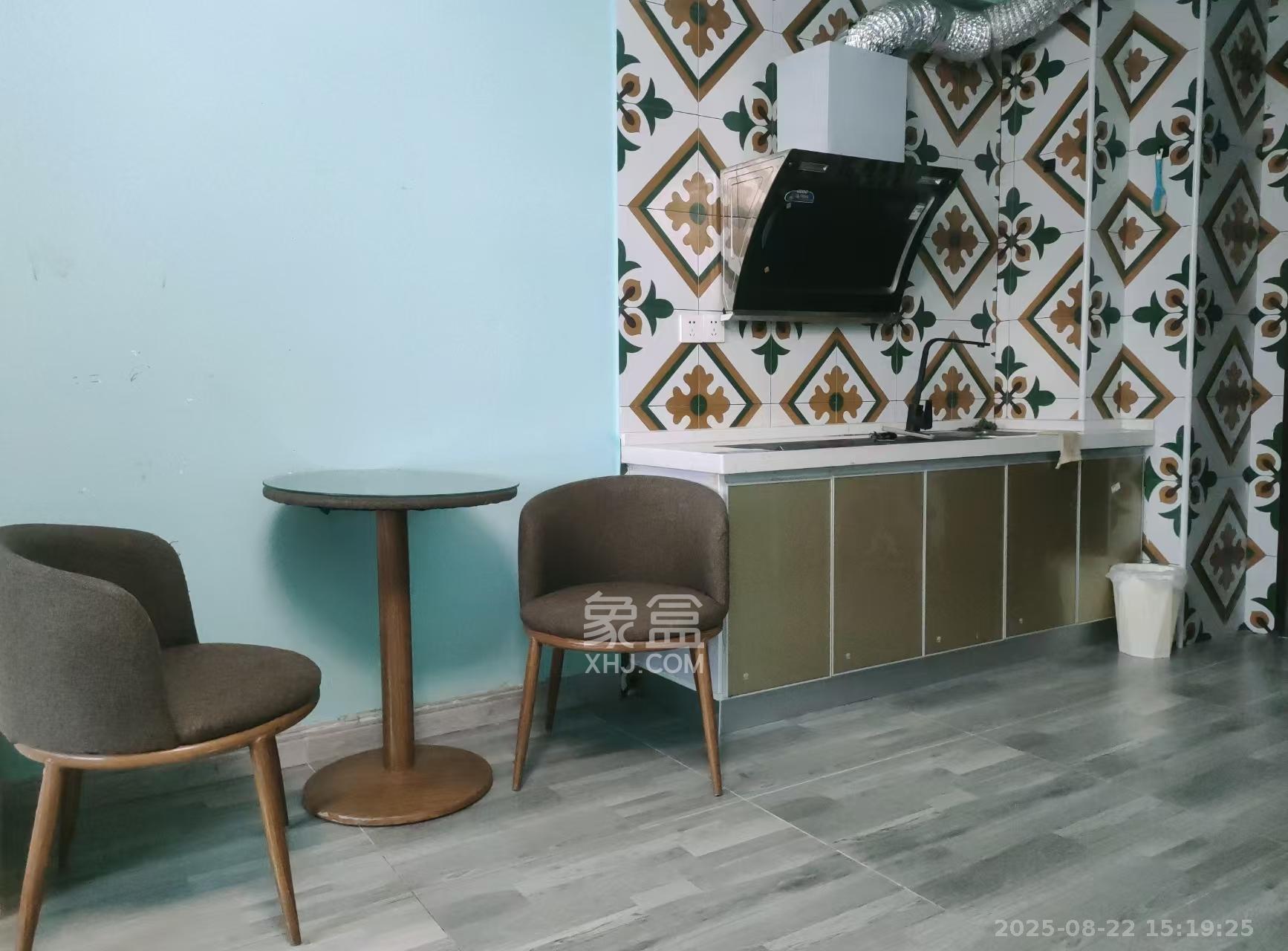 C-park天悦城(紫檀溪苑二期)  1室1厅1卫    1600.0元/月 C-park天悦城(紫檀溪苑二期)  1室1厅1卫    1600.0元/月室内图