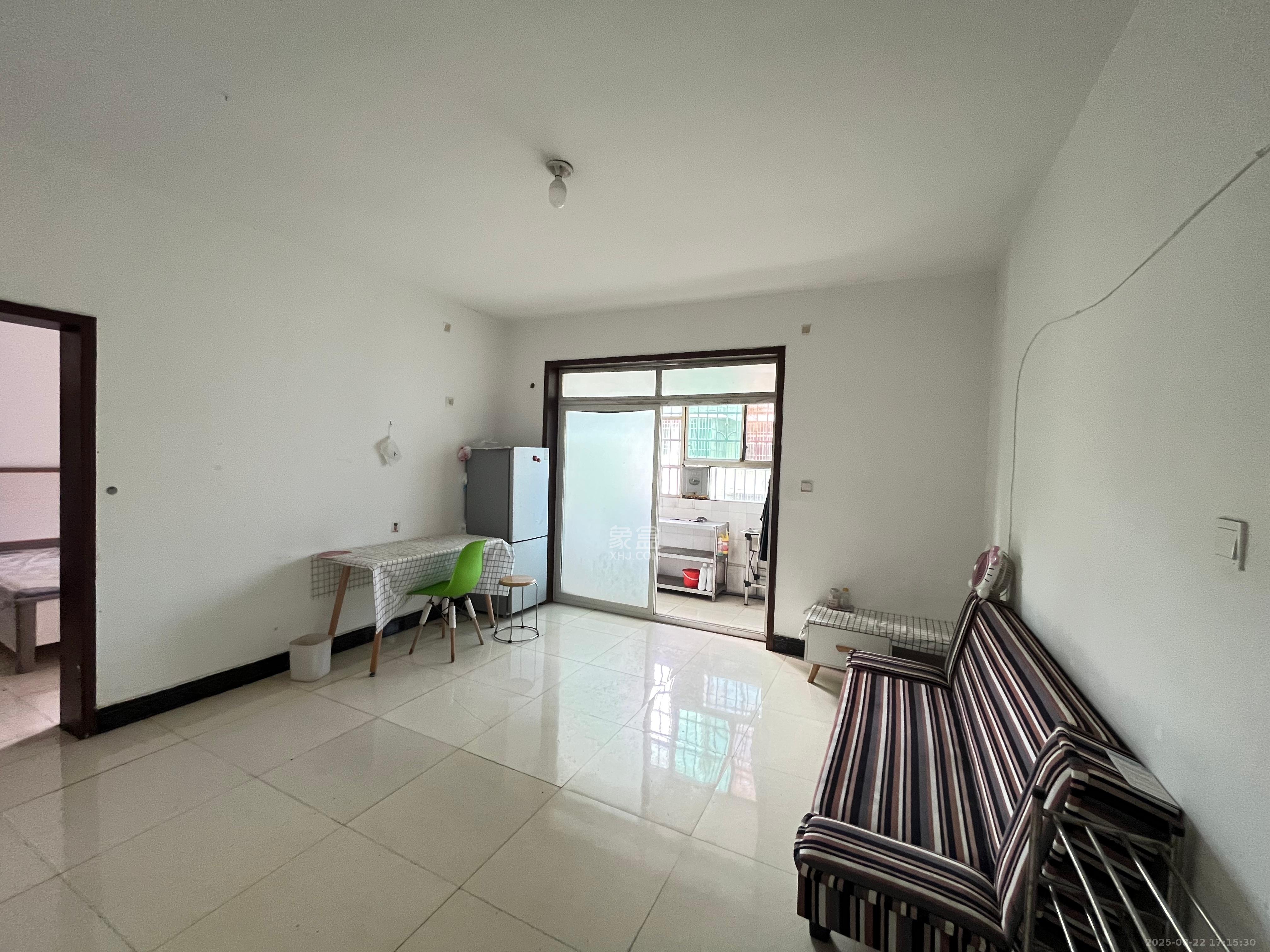 裕民小区 1室1厅1卫 1100.0元/月 裕民小区 1室1厅1卫 1100.0元/月室内图