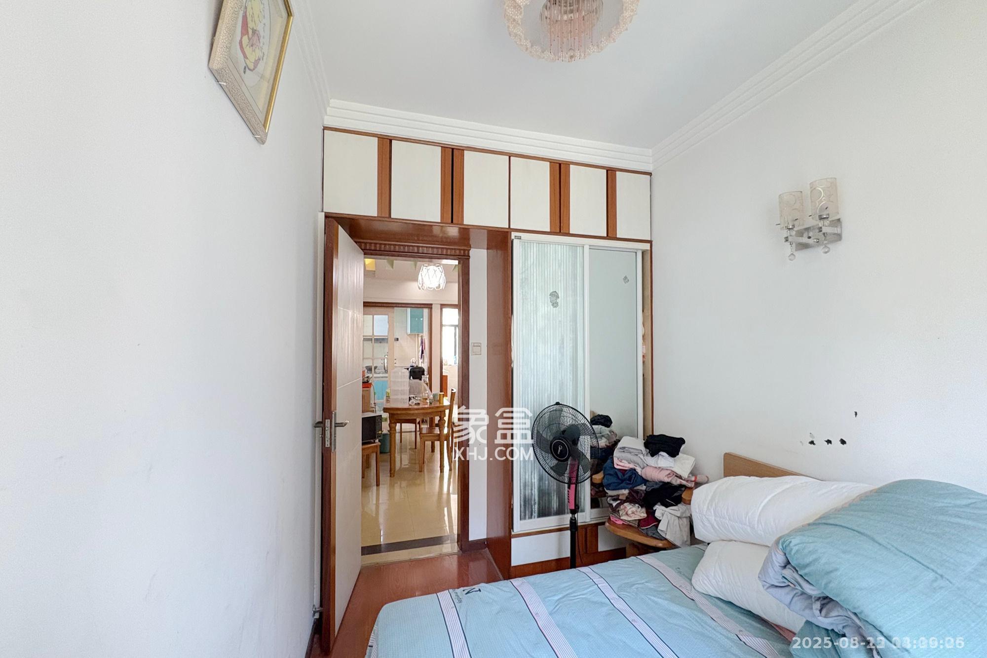 王府花园  3室2厅1卫   3200.00元/月室内图1