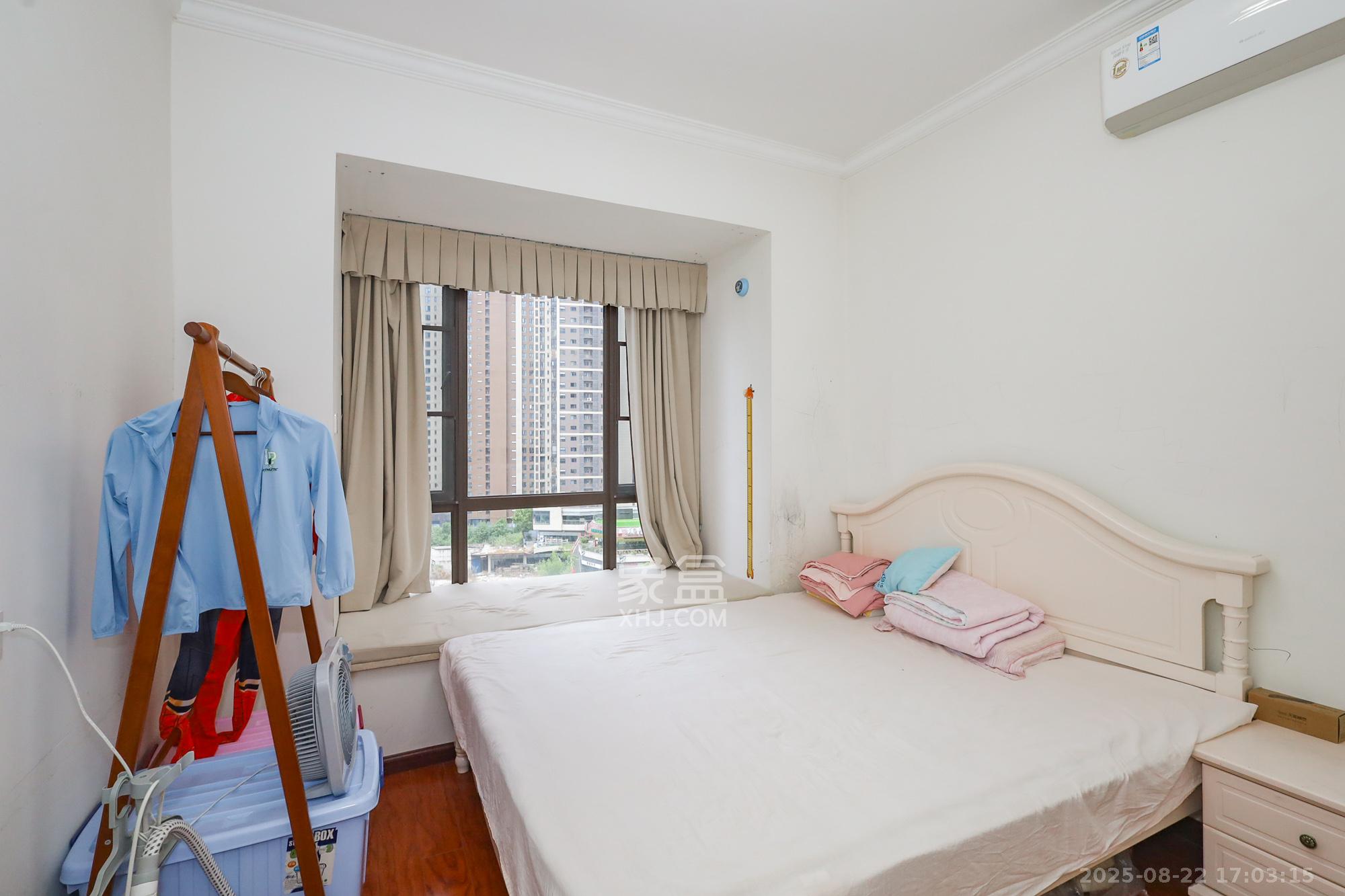 南山雍江汇(滨江国际新城)  3室2厅1卫    110.0万 南山雍江汇(滨江国际新城)  3室2厅1卫    110.0万卧室